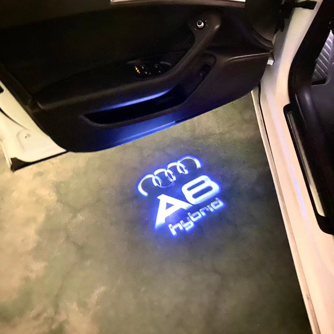 AUDI LOGO PROJECTOT LIGHTS Nr.46 (الكمية 1 = 2 Logo Films /2 أضواء الباب)