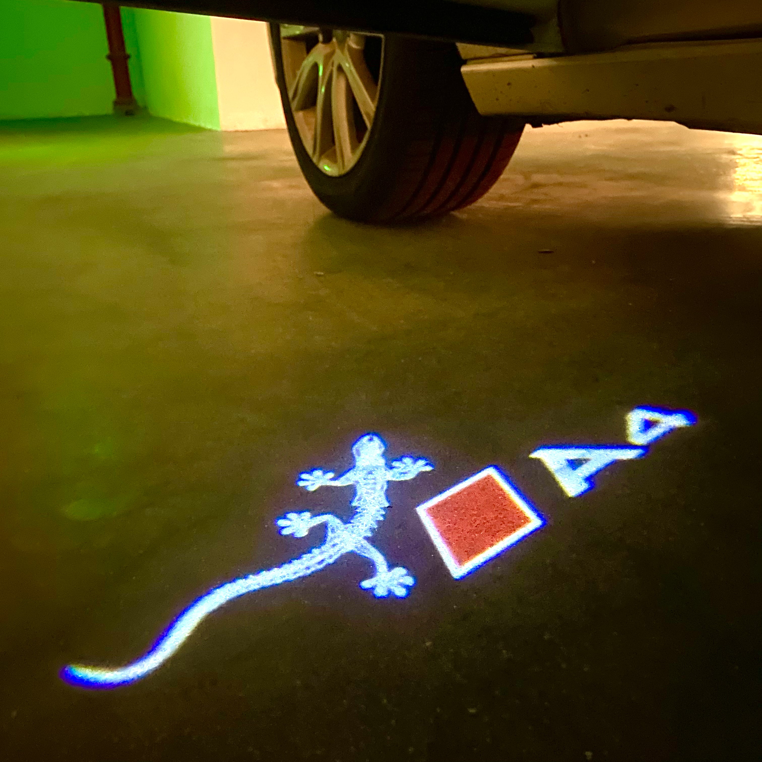 AUDI LOGO PROJECTOT LIGHTS Nr.120 (الكمية 1 = 2 Logo Films /2 أضواء الباب)