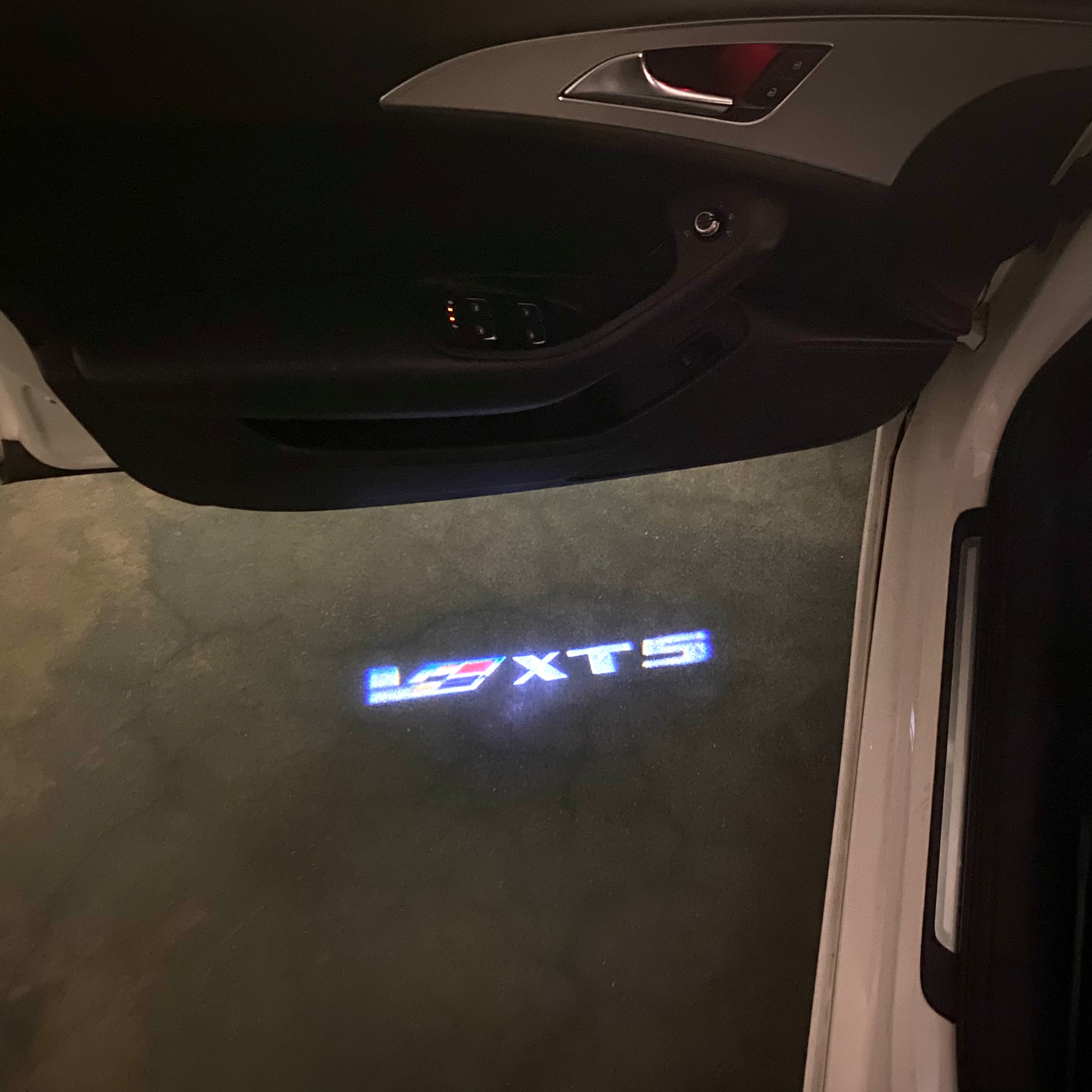 AUDI LOGO PROJECTOT LIGHTS Nr.19 (الكمية 1 = 2 Logo Films /2 أضواء الباب)