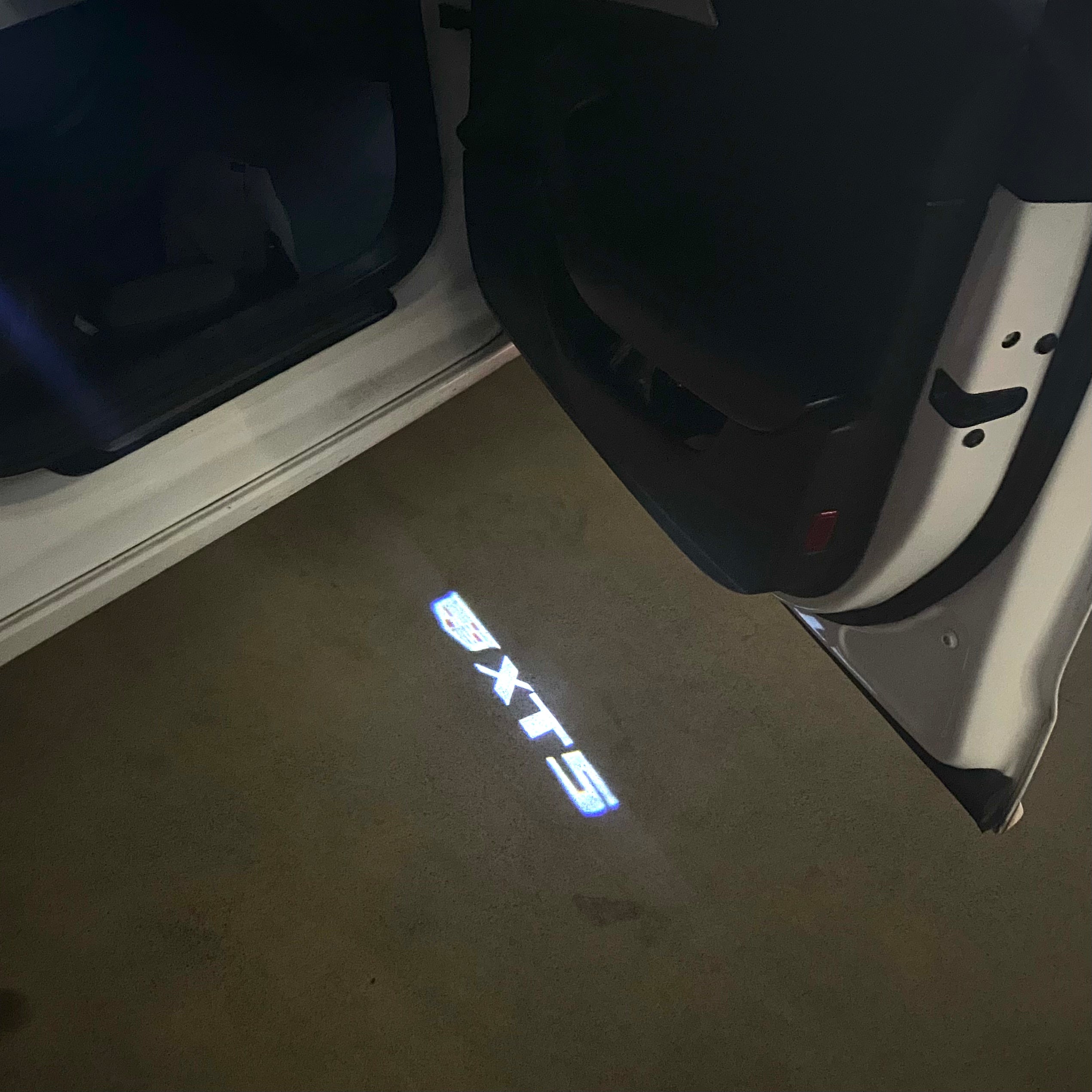 AUDI LOGO PROJECTOT LIGHTS Nr.19 (الكمية 1 = 2 Logo Films /2 أضواء الباب)