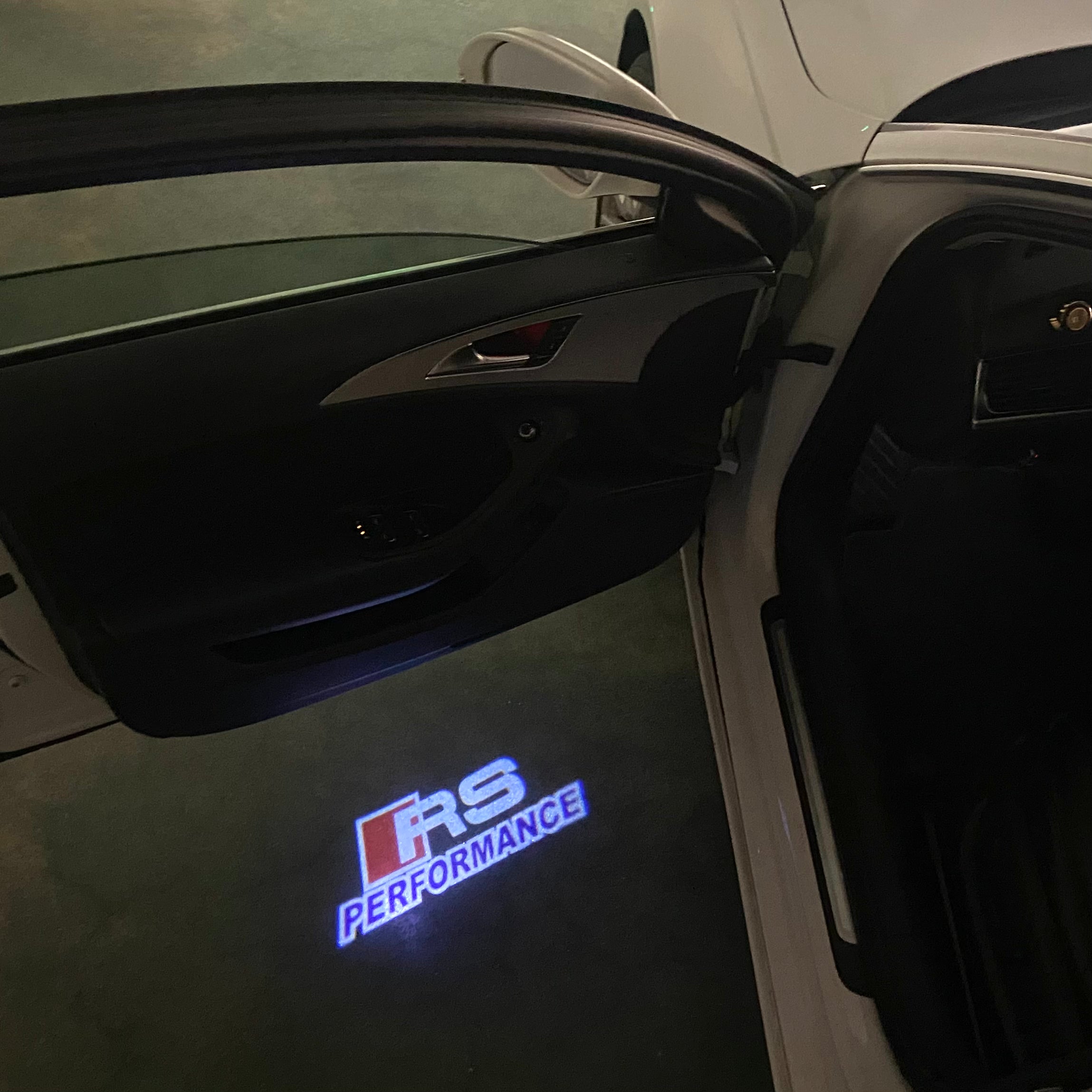 AUDI LOGO PROJECTOT LIGHTS Nr.120 (الكمية 1 = 2 Logo Films /2 أضواء الباب)