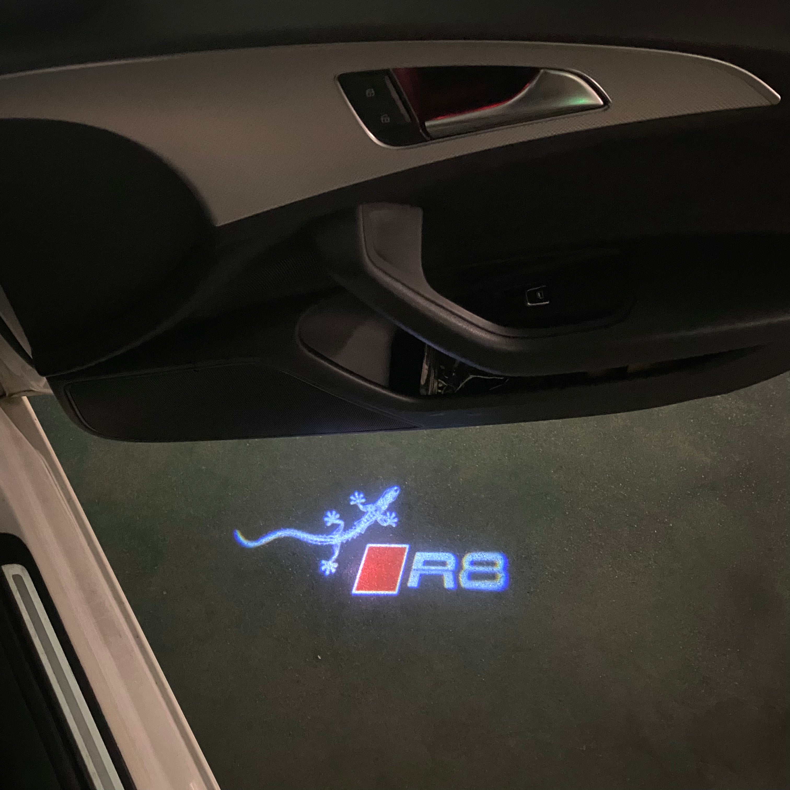 AUDI LOGO PROJECTOT LIGHTS Nr.120 (الكمية 1 = 2 Logo Films /2 أضواء الباب)