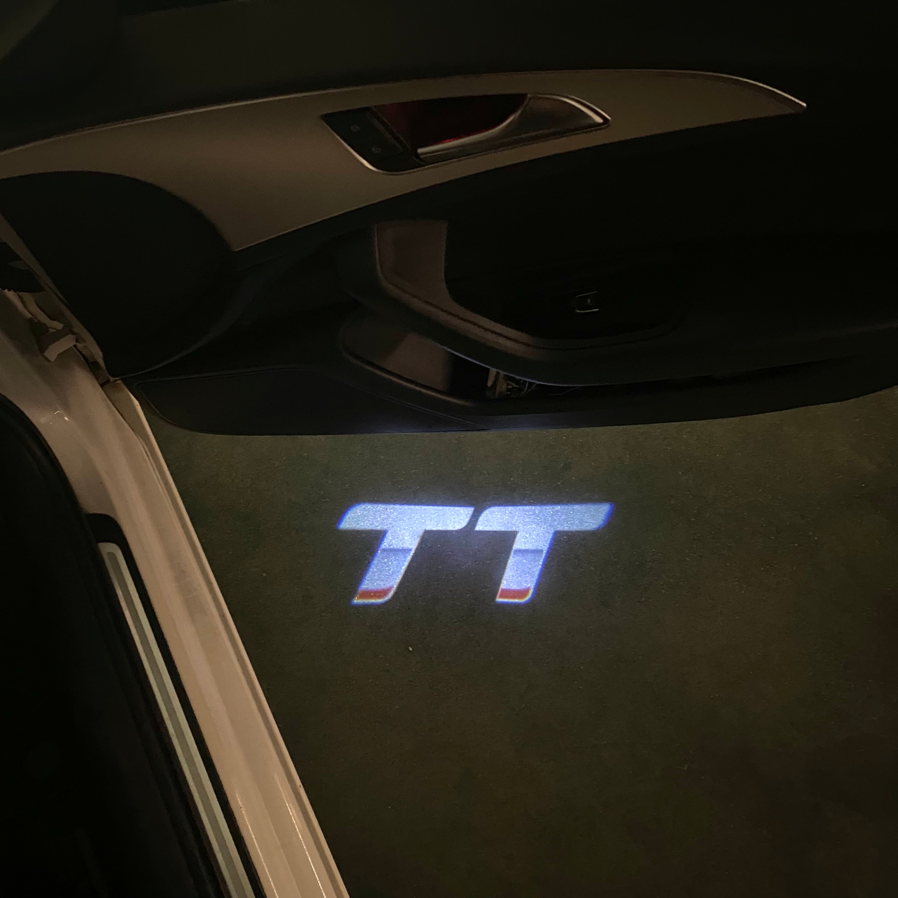 AUDI LOGO PROJECTOT LIGHTS Nr.120 (الكمية 1 = 2 Logo Films /2 أضواء الباب)