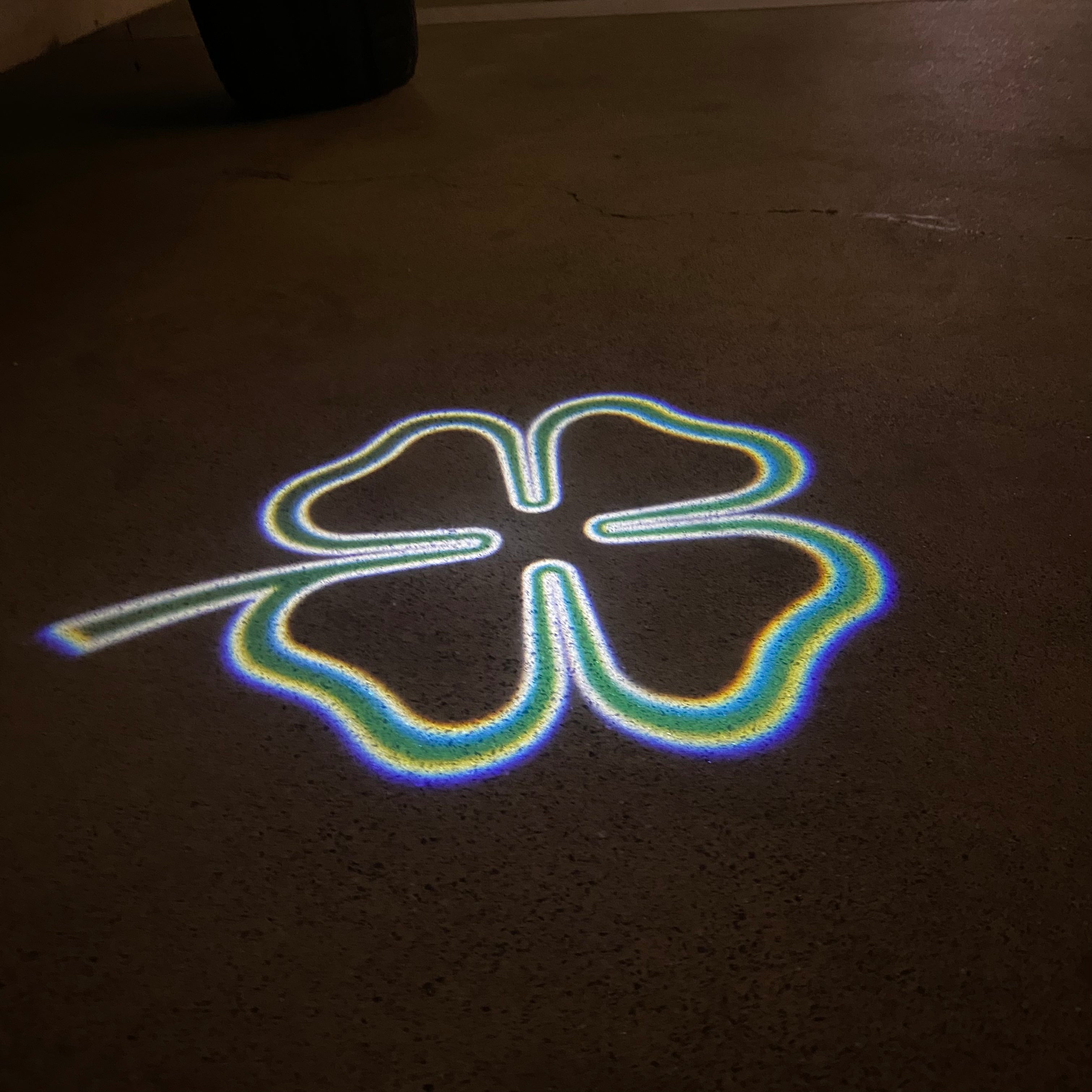 Alfa Romeo Quadrifoglio Verde LOGO PROJECTOT LIGHTS Nr.30 (quantité 1 = 2 Logo Film / 2 feux de porte)