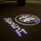 Alfa Romeo Sprint LOGO PROJECTOR LIGHTS Nr.81 (الكمية 1 = 2 شعار فيلم / 2 مصباح للباب)