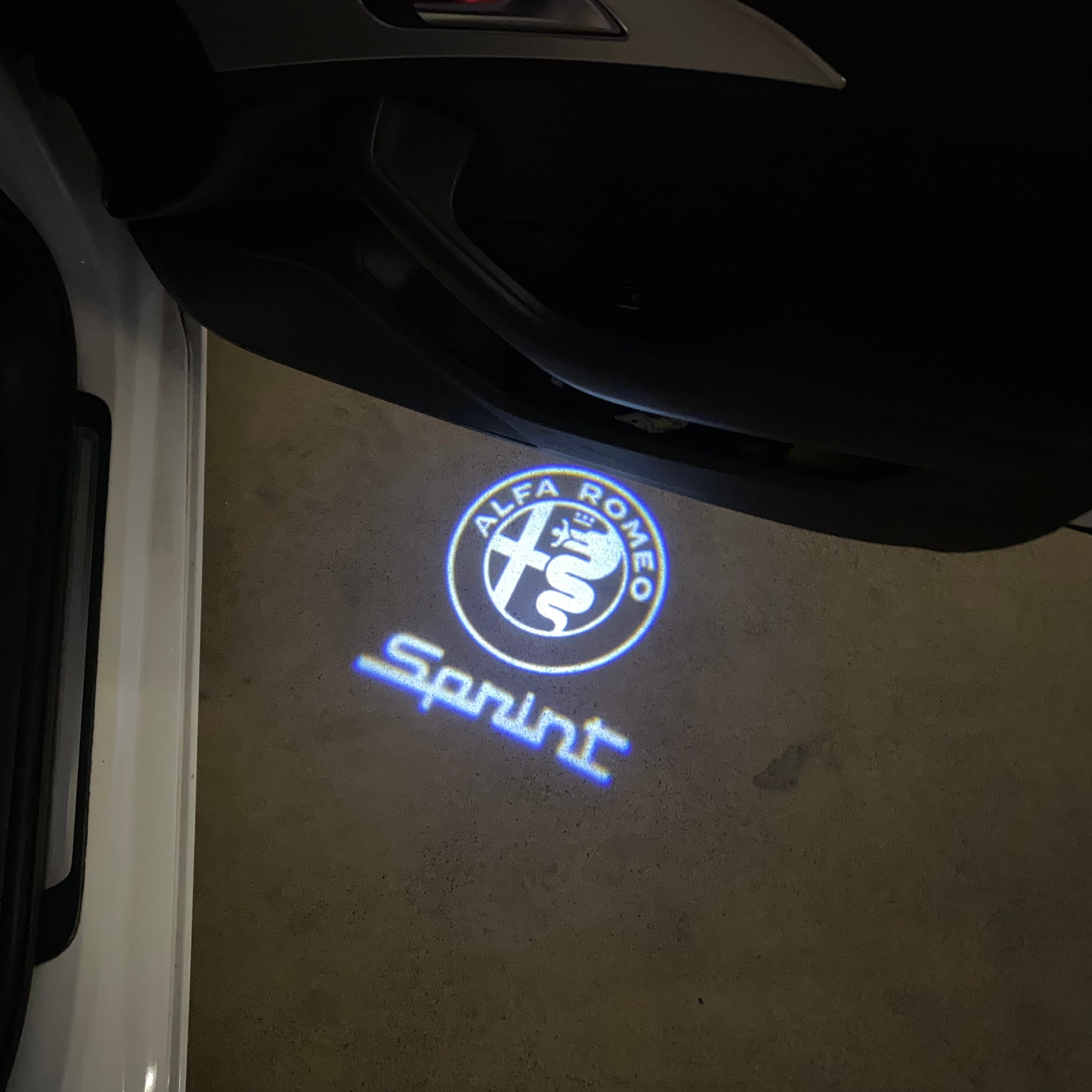 Alfa Romeo Sprint LOGO PROJECTOT LIGHTS Nr.81 (quantité 1 = 2 Logo Film / 2 feux de porte)