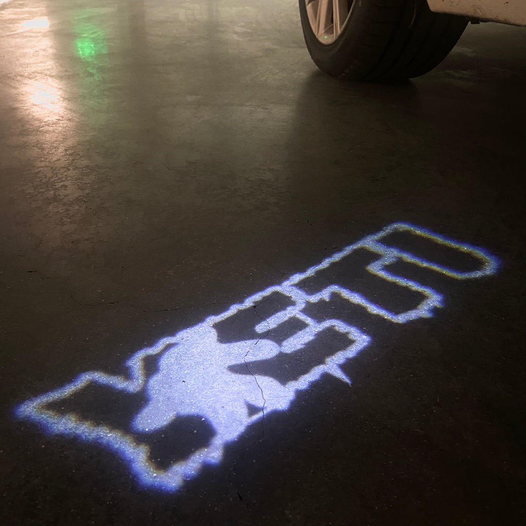 SKODA LOGO PROJECTOT LIGHTS Nr.71 (Menge 1 = 2 Logo Film / 2 Türleuchten)