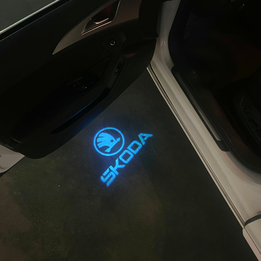 SKODA LOGO PROJECTOR LIGHTS Nr.81 (Menge 1 = 2 Logo Film / 2 Türlichter)