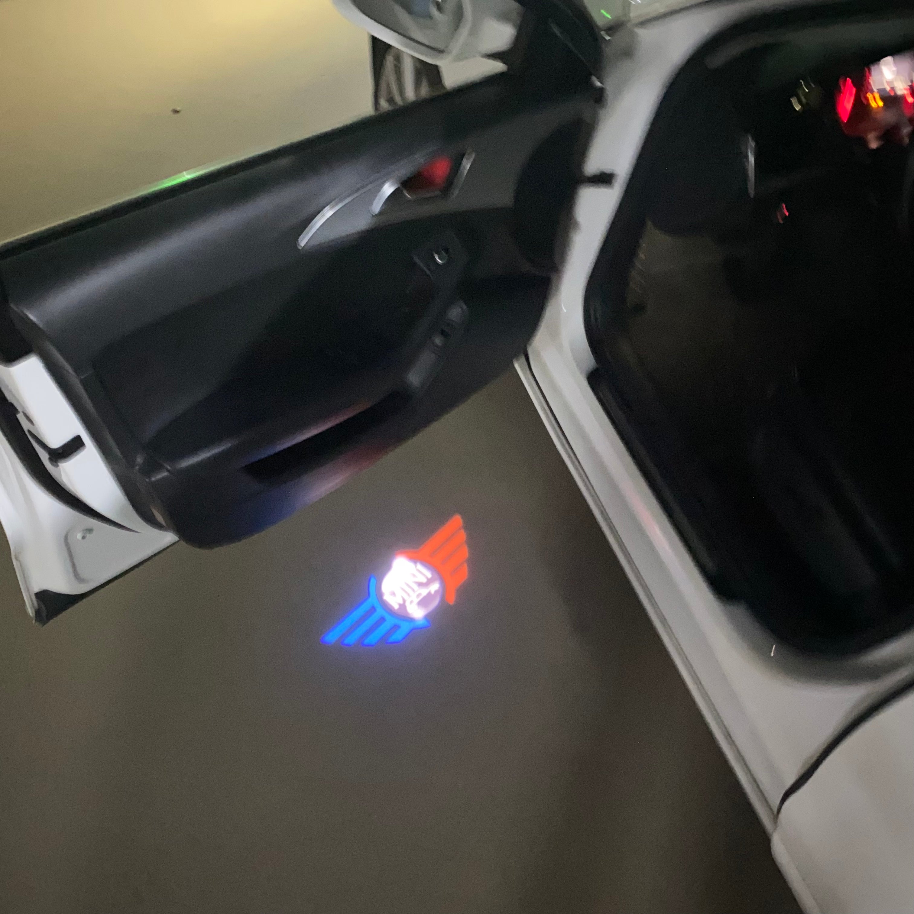 MINI LOGO PROJECROTR LIGHTS Nr.01 (الكمية 1 = 2 شعار فيلم / 2 مصباح باب)