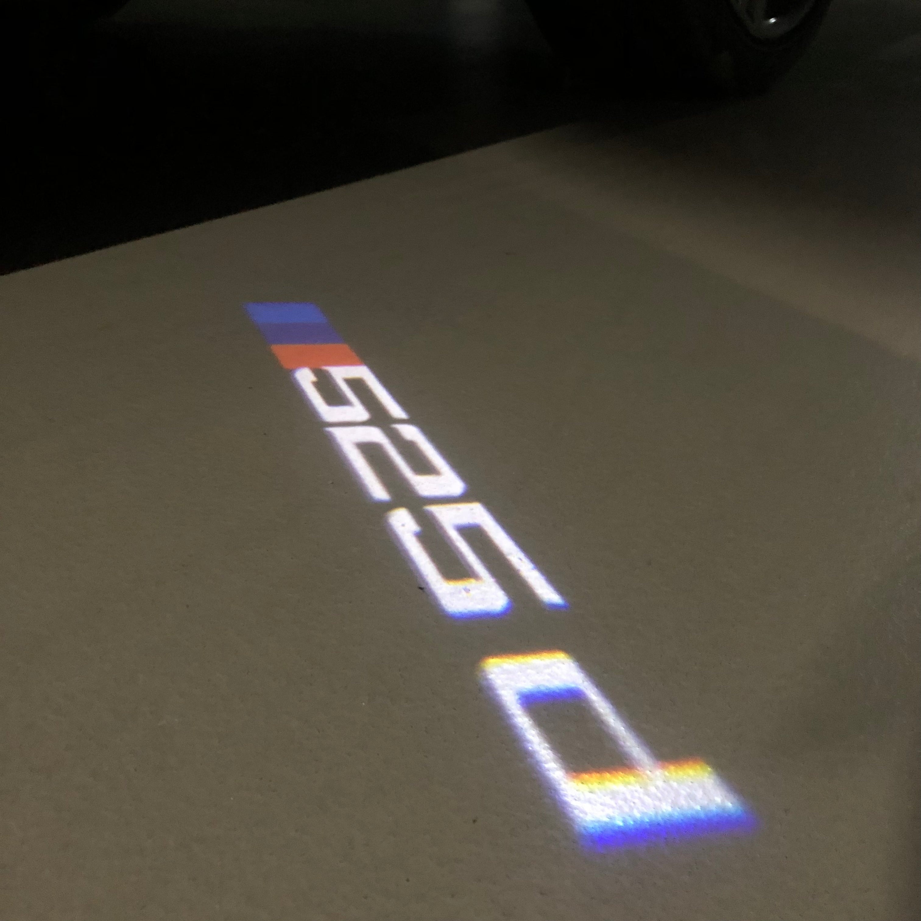 LUCES DE PROYECTOR DEL LOGOTIPO BMW M3 Nr.24 (cantidad 1 = 1 juegos / 2 luces de puerta)
