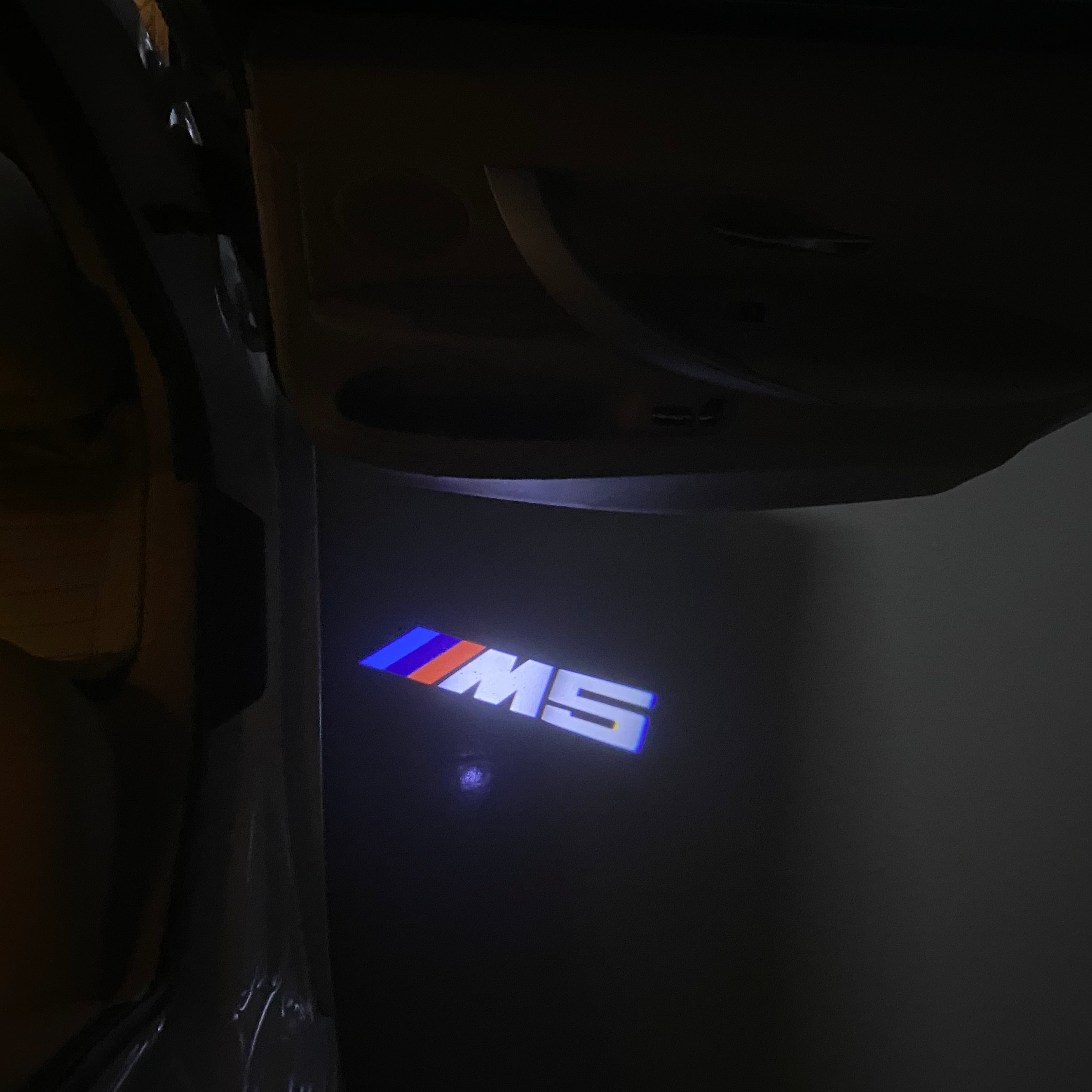 LUCES DE PROYECTOR DEL LOGOTIPO BMW M3 Nr.24 (cantidad 1 = 1 juegos / 2 luces de puerta)