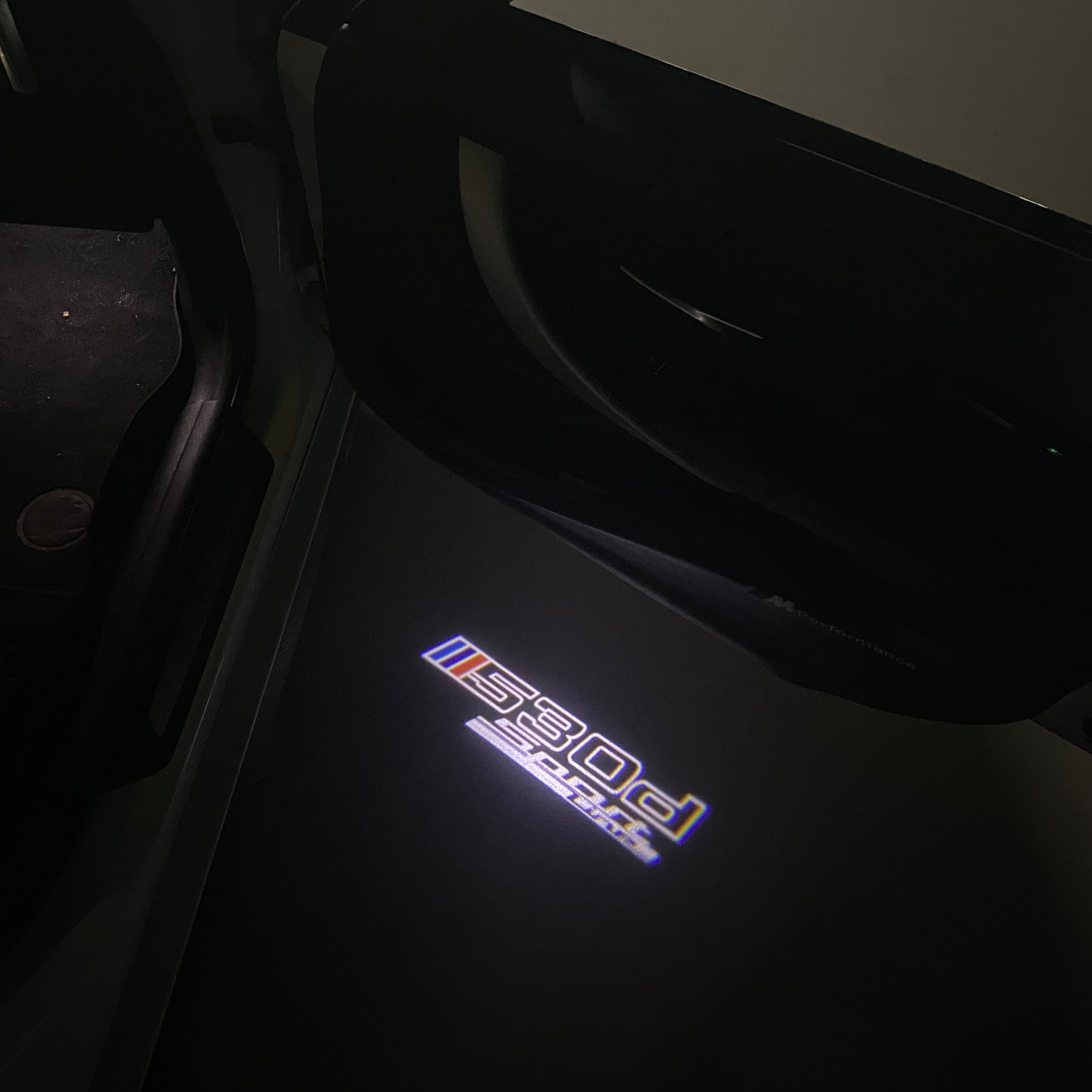 LUCES DE PROYECTOR DEL LOGOTIPO BMW M3 Nr.24 (cantidad 1 = 1 juegos / 2 luces de puerta)