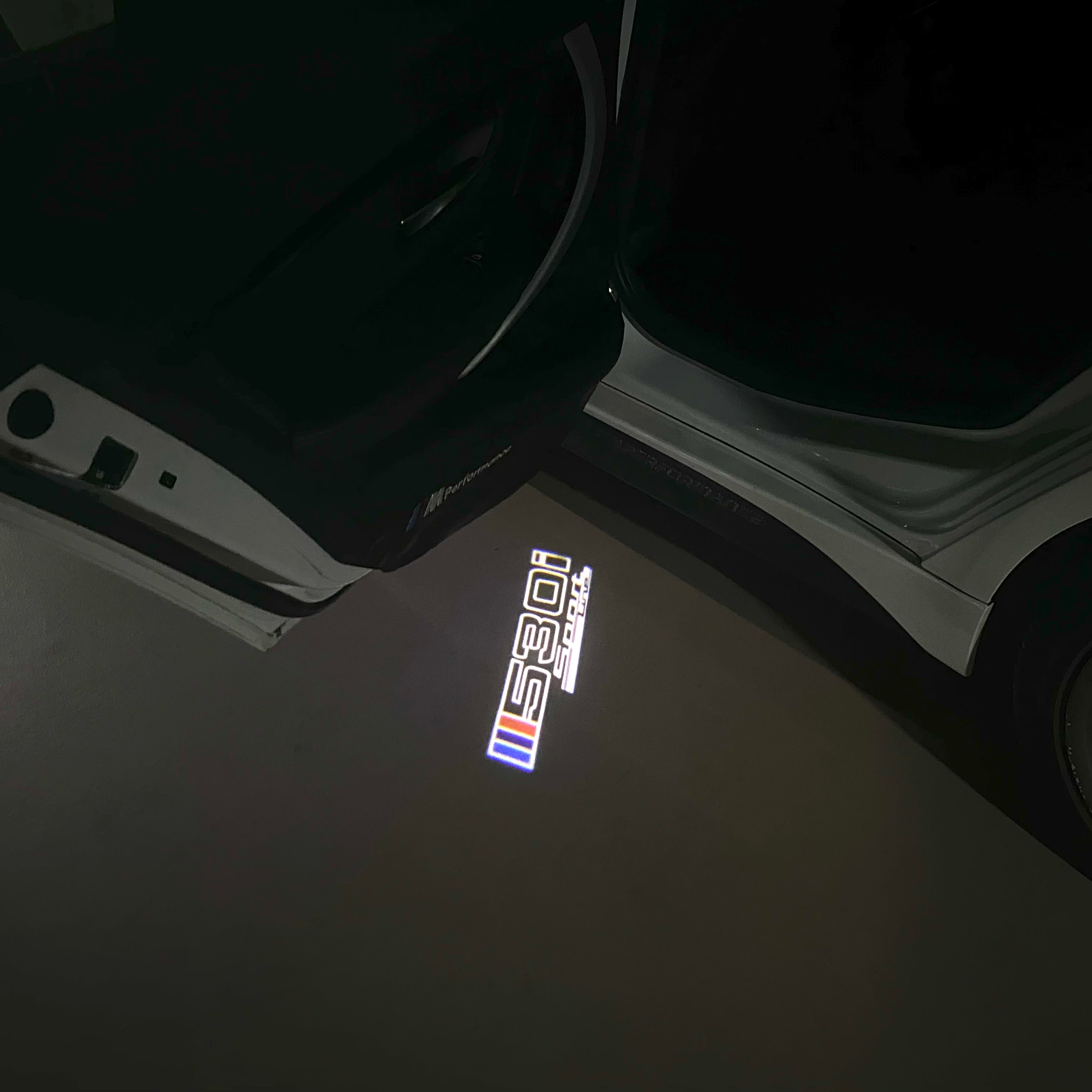 LUCES DE PROYECTOR DEL LOGOTIPO BMW M3 Nr.24 (cantidad 1 = 1 juegos / 2 luces de puerta)