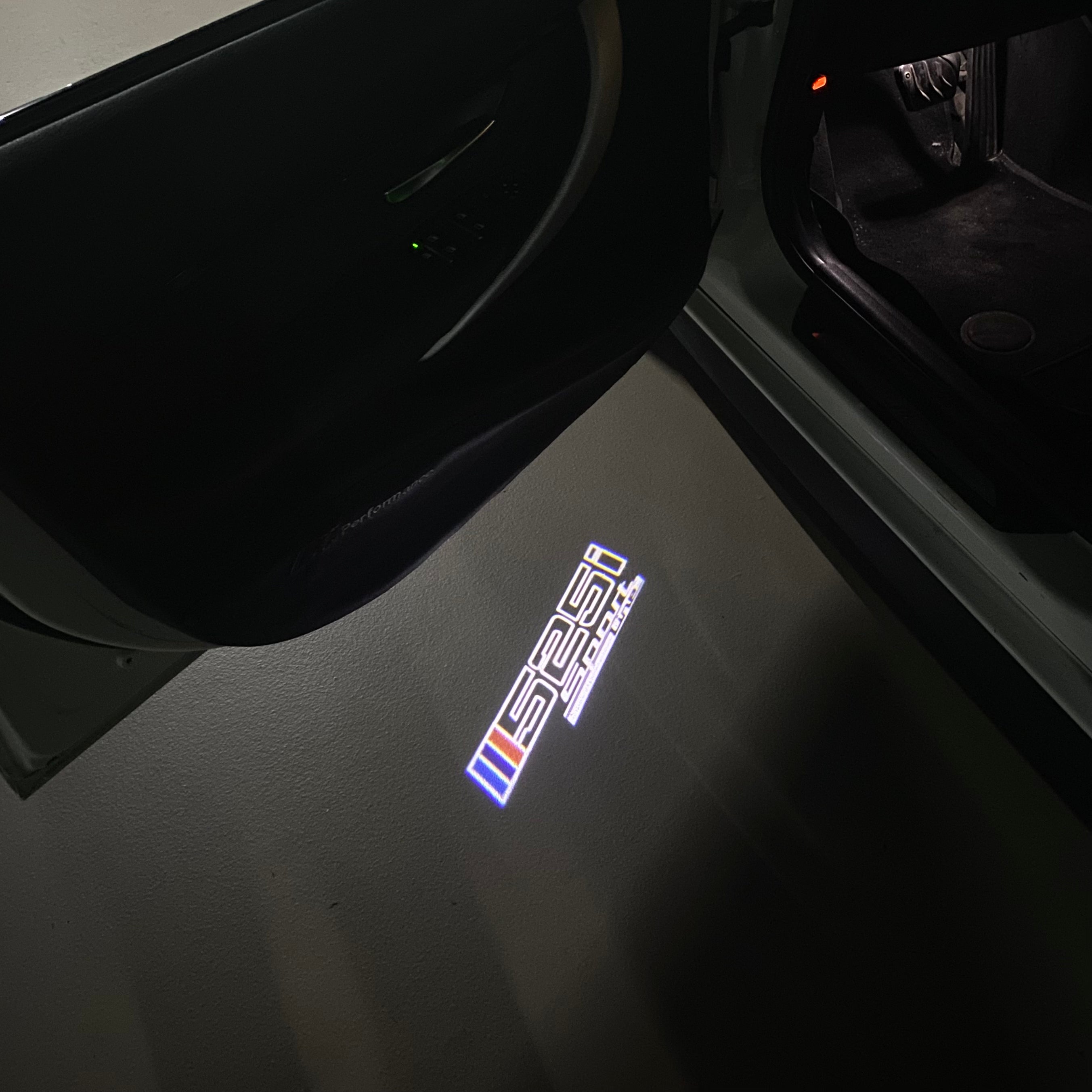 LUCES DE PROYECTOR DEL LOGOTIPO BMW M3 Nr.24 (cantidad 1 = 1 juegos / 2 luces de puerta)