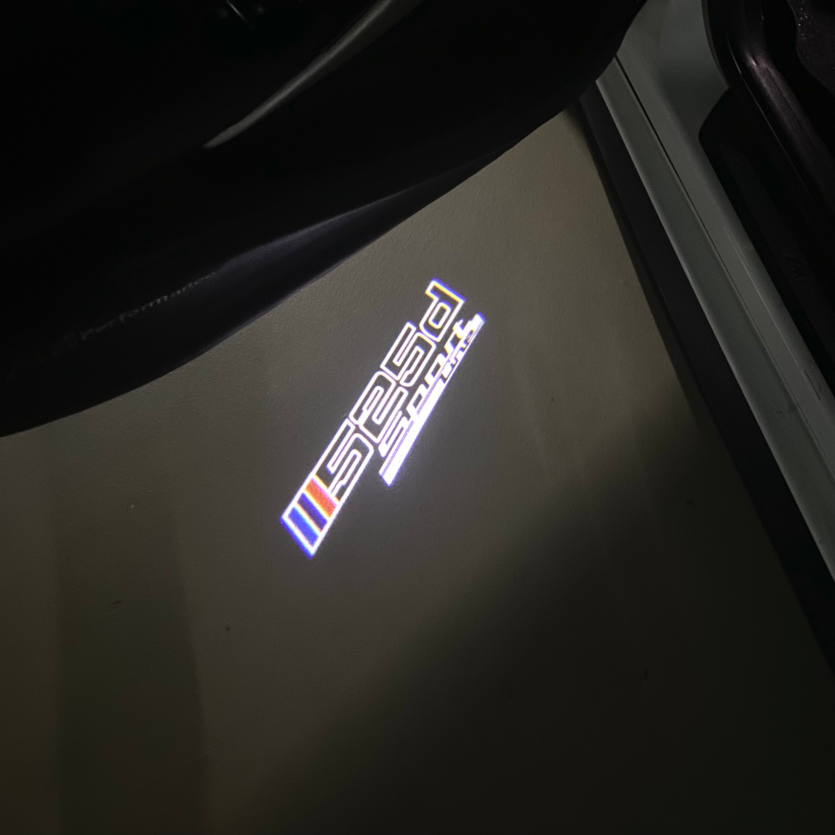LUCES DE PROYECTOR DEL LOGOTIPO BMW M3 Nr.24 (cantidad 1 = 1 juegos / 2 luces de puerta)