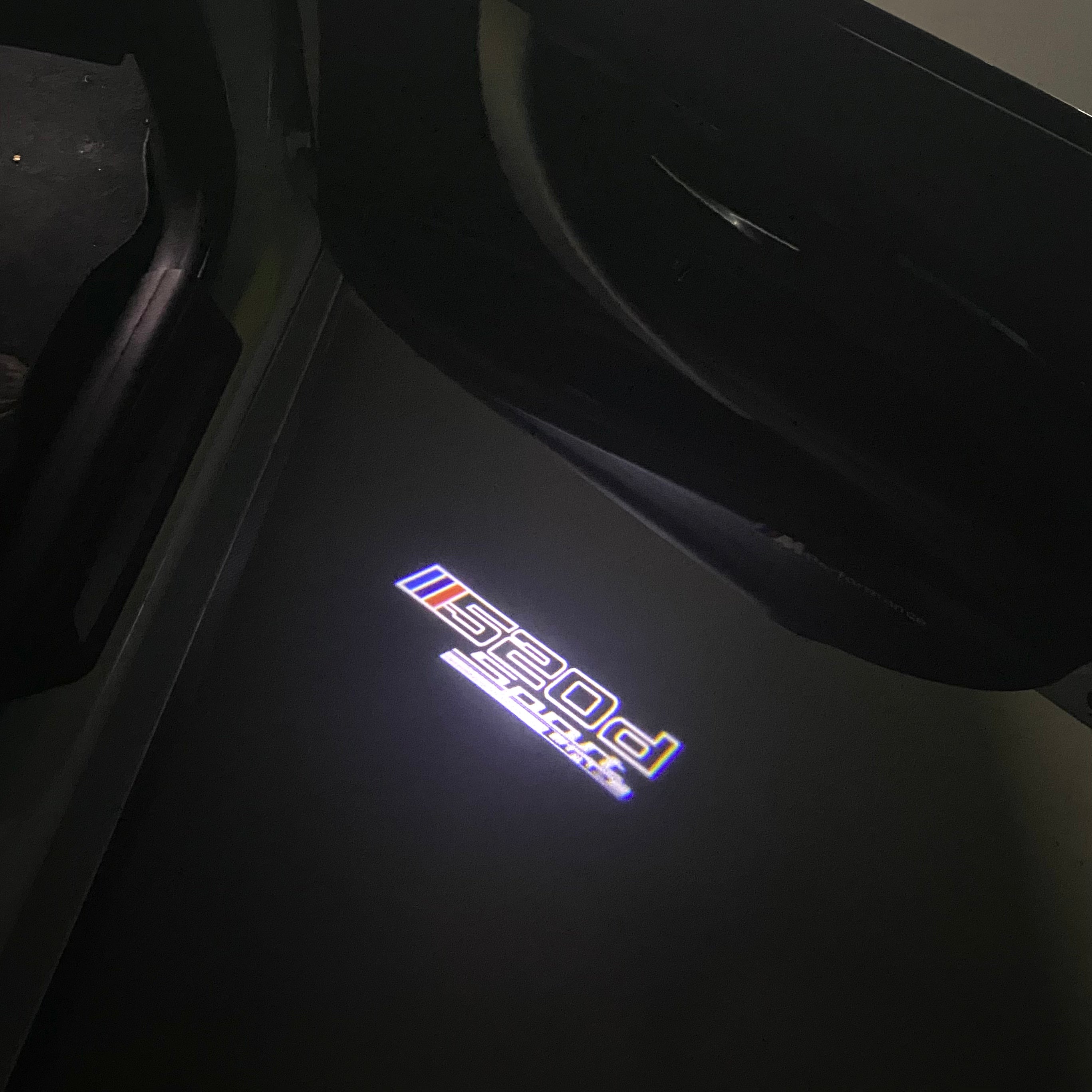LUCES DE PROYECTOR DEL LOGOTIPO BMW M3 Nr.24 (cantidad 1 = 1 juegos / 2 luces de puerta)