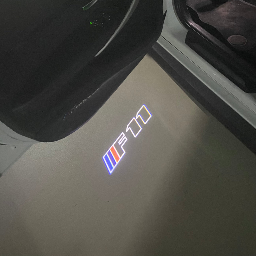 ÉCLAIRAGE DE PROJECTEUR BMW M3 LOGO Nr.24 (quantité 1 = 1 jeux / 2 feux de porte)
