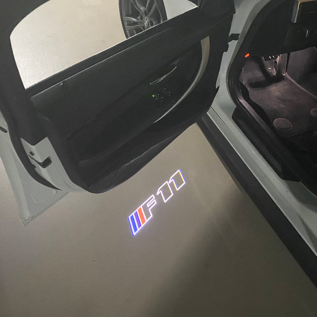 ÉCLAIRAGE DE PROJECTEUR BMW M3 LOGO Nr.24 (quantité 1 = 1 jeux / 2 feux de porte)