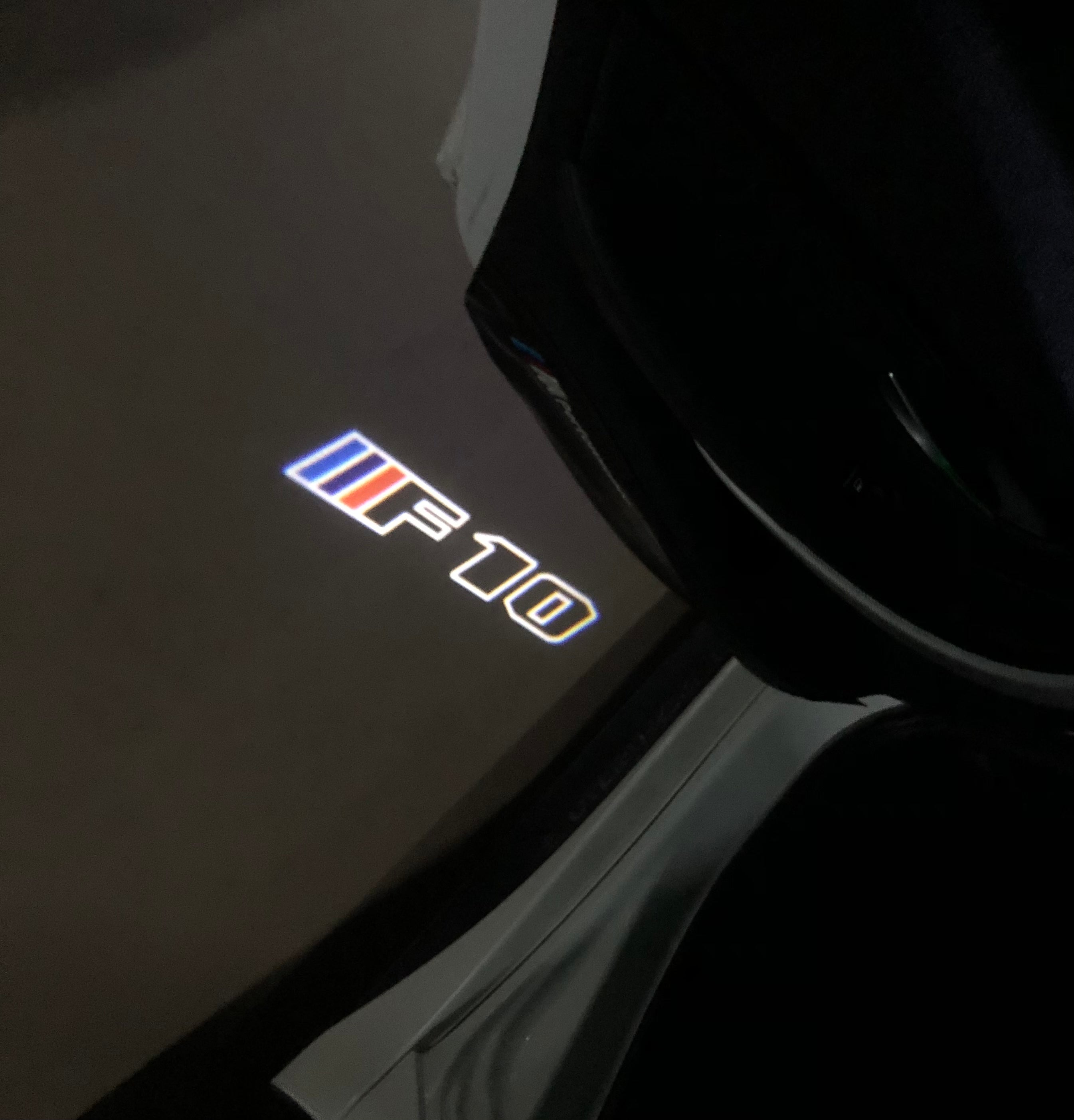 BMW M3 LOGO PROJECTOT LIGHTS Nr.24 (Menge 1 = 1 Sets/2 Türleuchten)