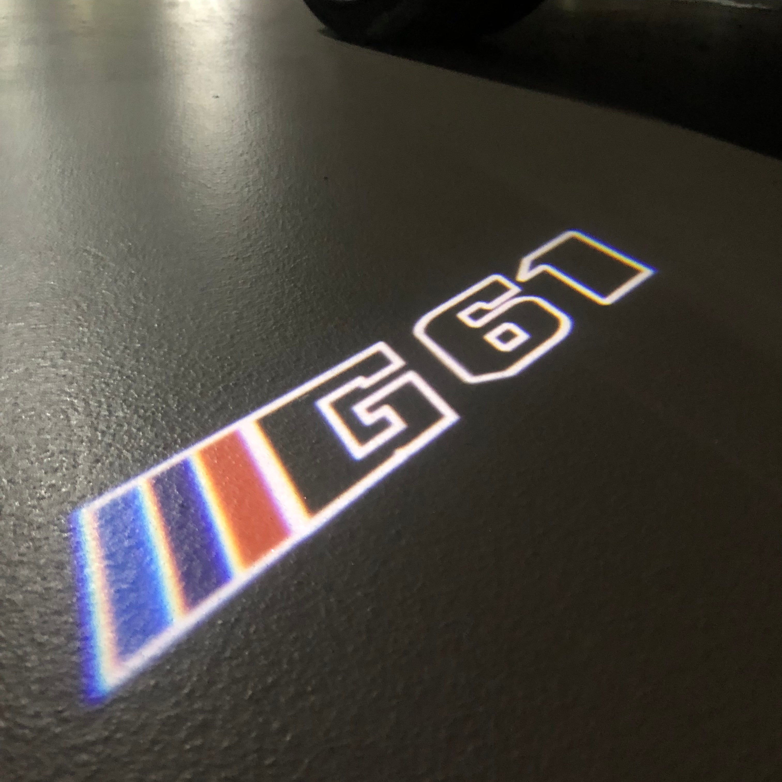 LUCES DE PROYECTOR DEL LOGOTIPO BMW M3 Nr.24 (cantidad 1 = 1 juegos / 2 luces de puerta)