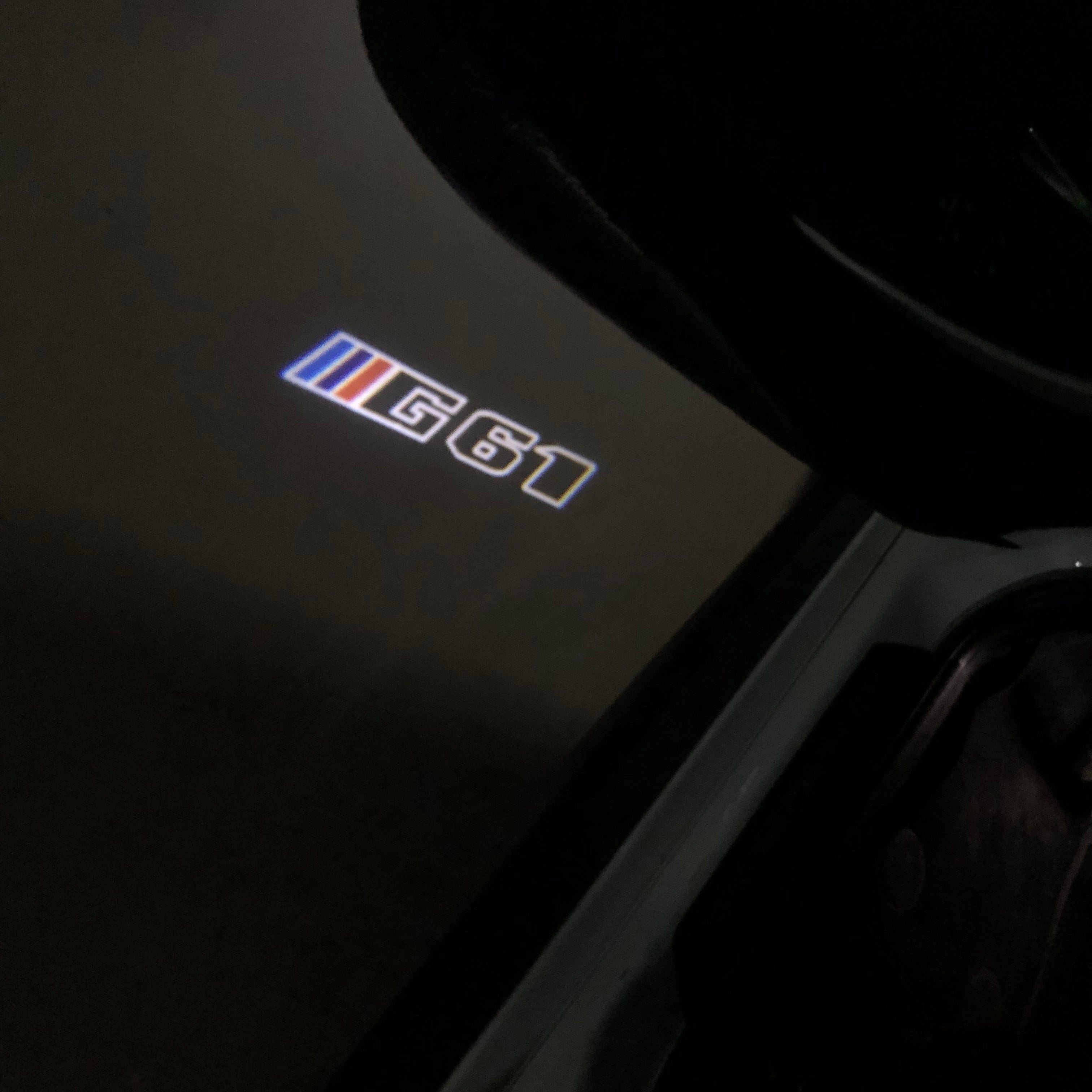 LUCES DE PROYECTOR DEL LOGOTIPO BMW M3 Nr.24 (cantidad 1 = 1 juegos / 2 luces de puerta)