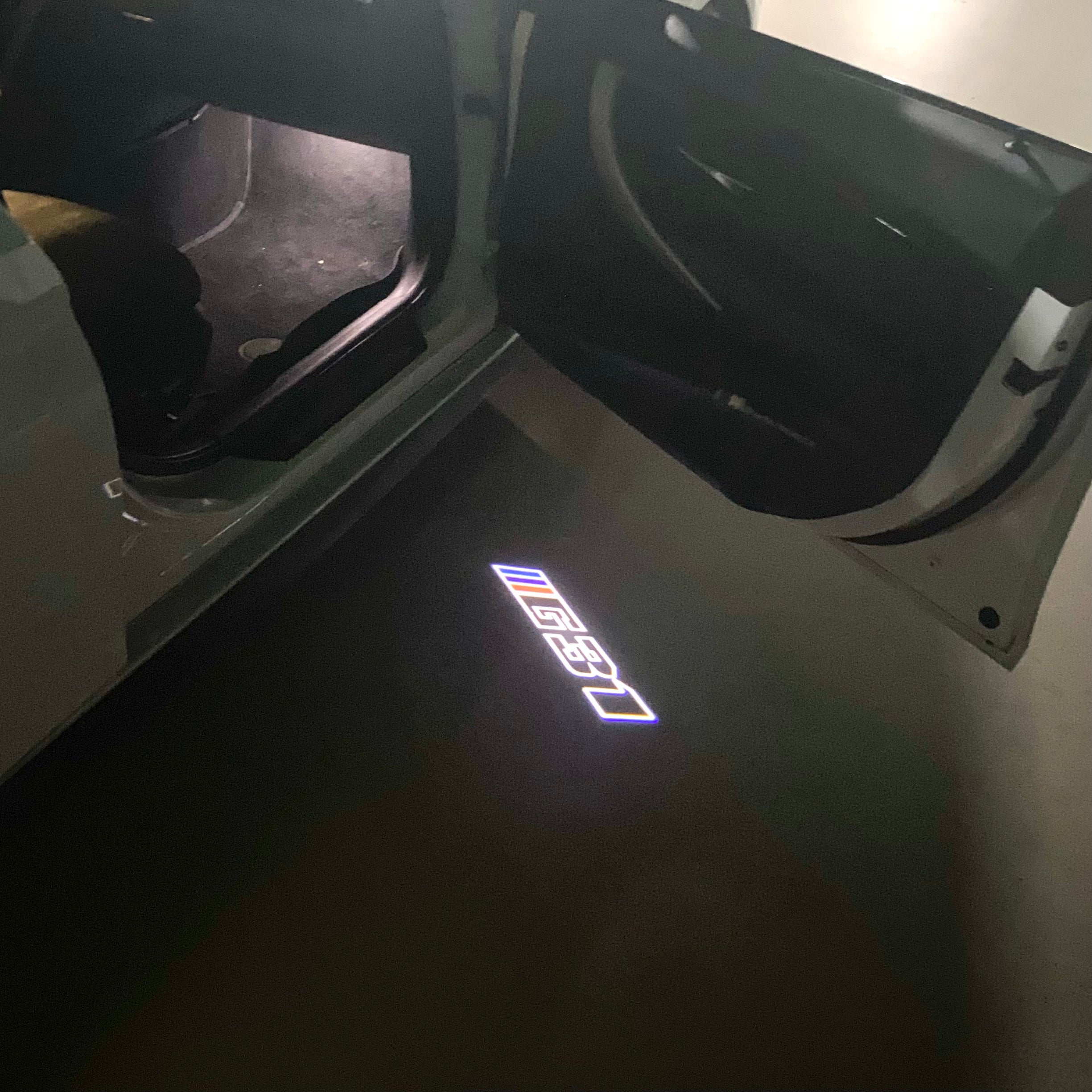 LUCES DE PROYECTOR DEL LOGOTIPO BMW M3 Nr.24 (cantidad 1 = 1 juegos / 2 luces de puerta)