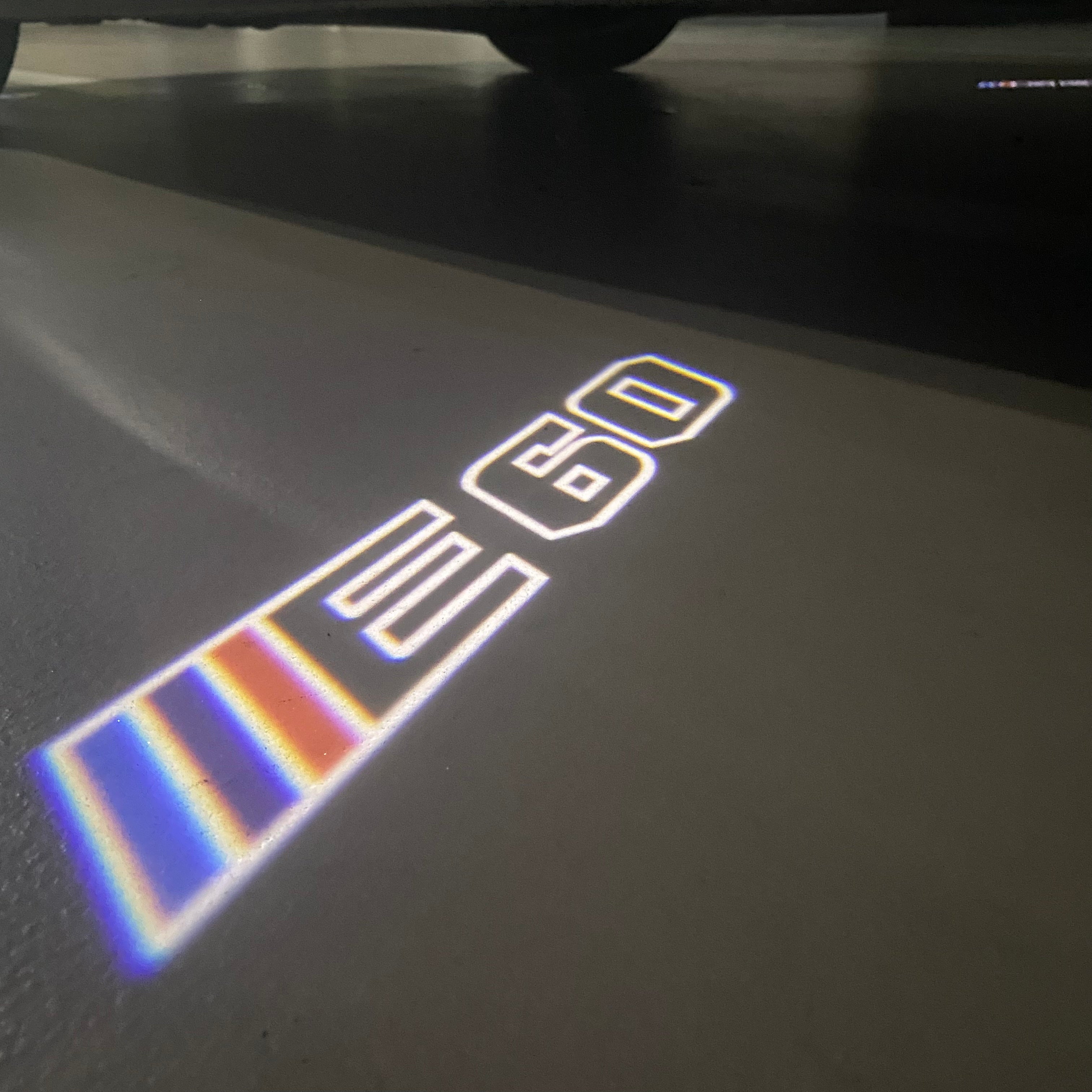 BMW M3 LOGO PROJECTOT LIGHTS Nr.24 (Menge 1 = 1 Sets/2 Türleuchten)