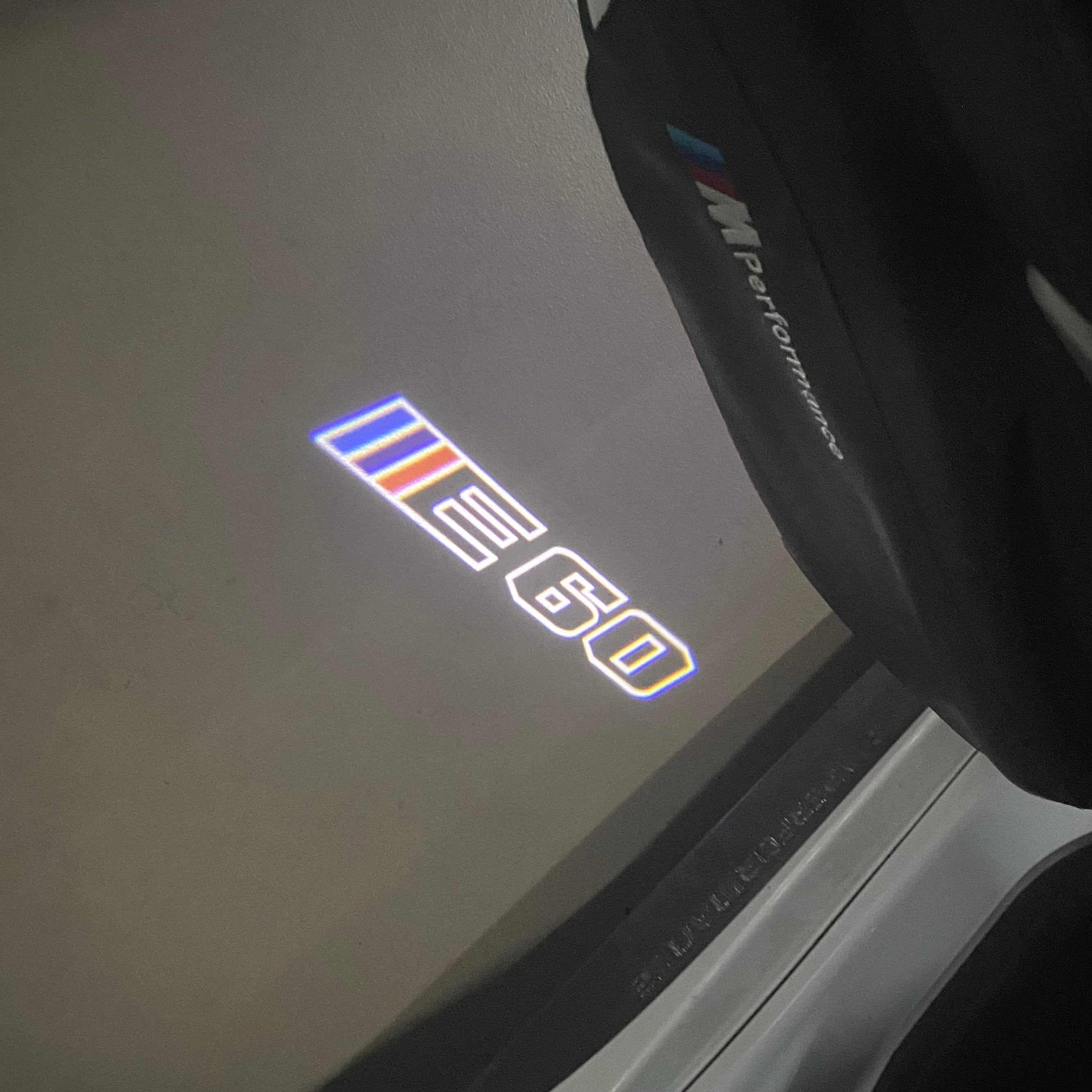 BMW M3 LOGO PROJECTOT LIGHTS Nr.24 (Menge 1 = 1 Sets/2 Türleuchten)