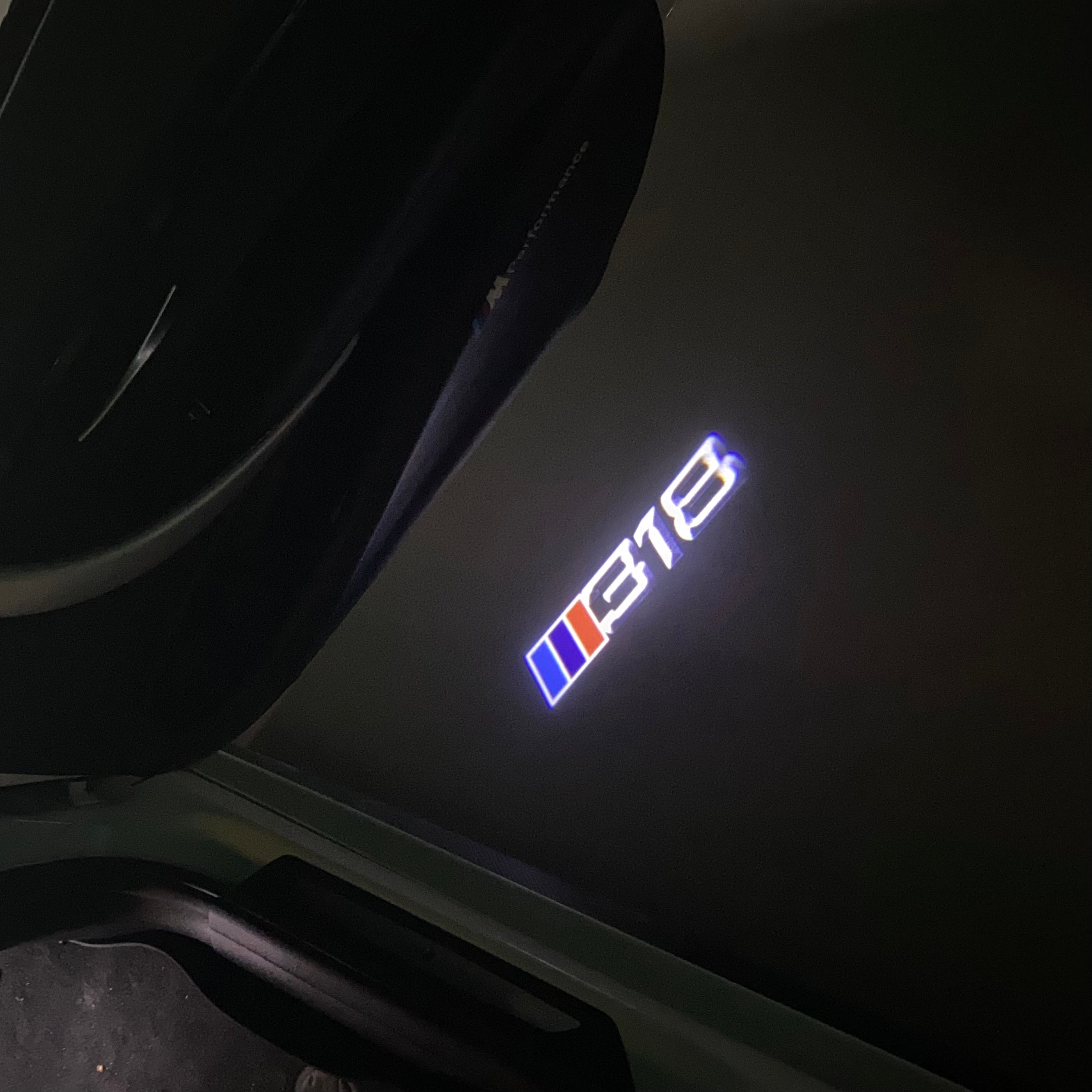 LUCES DE PROYECTOR DEL LOGOTIPO BMW M3 Nr.24 (cantidad 1 = 1 juegos / 2 luces de puerta)