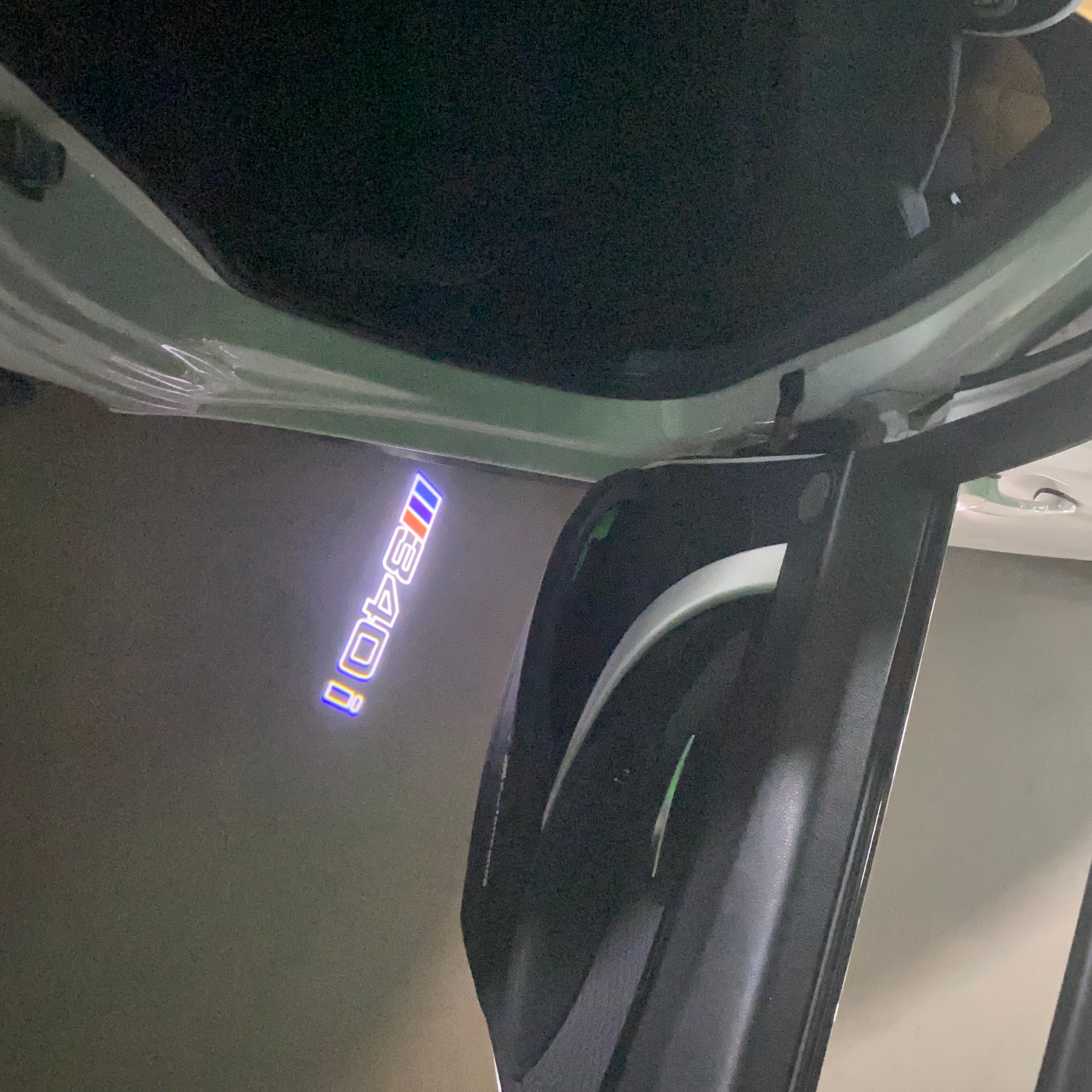 ÉCLAIRAGE DE PROJECTEUR BMW M3 LOGO Nr.24 (quantité 1 = 1 jeux / 2 feux de porte)