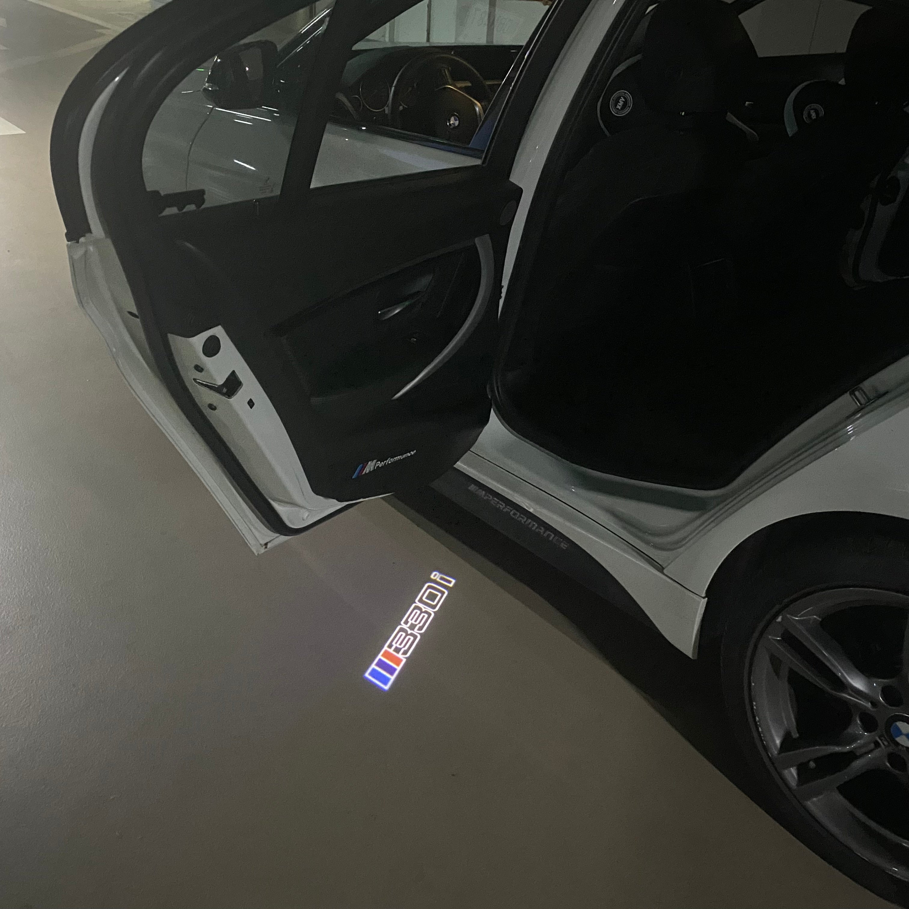 ÉCLAIRAGE DE PROJECTEUR BMW M3 LOGO Nr.24 (quantité 1 = 1 jeux / 2 feux de porte)