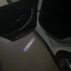 ÉCLAIRAGE DE PROJECTEUR BMW M3 LOGO Nr.24 (quantité 1 = 1 jeux / 2 feux de porte)