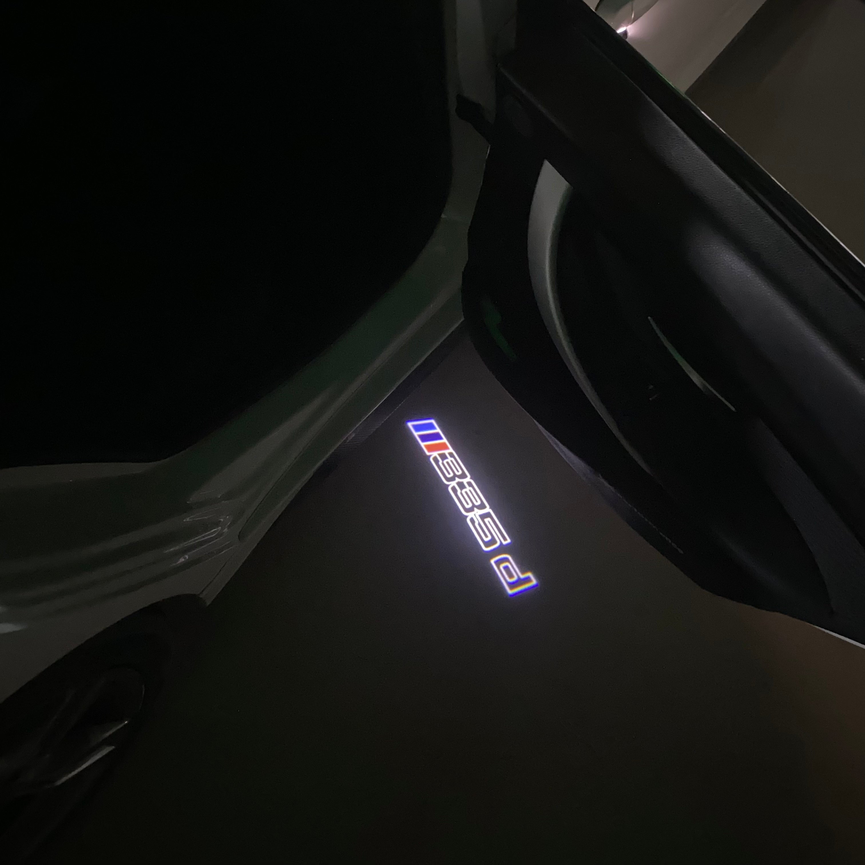 ÉCLAIRAGE DE PROJECTEUR BMW M3 LOGO Nr.24 (quantité 1 = 1 jeux / 2 feux de porte)