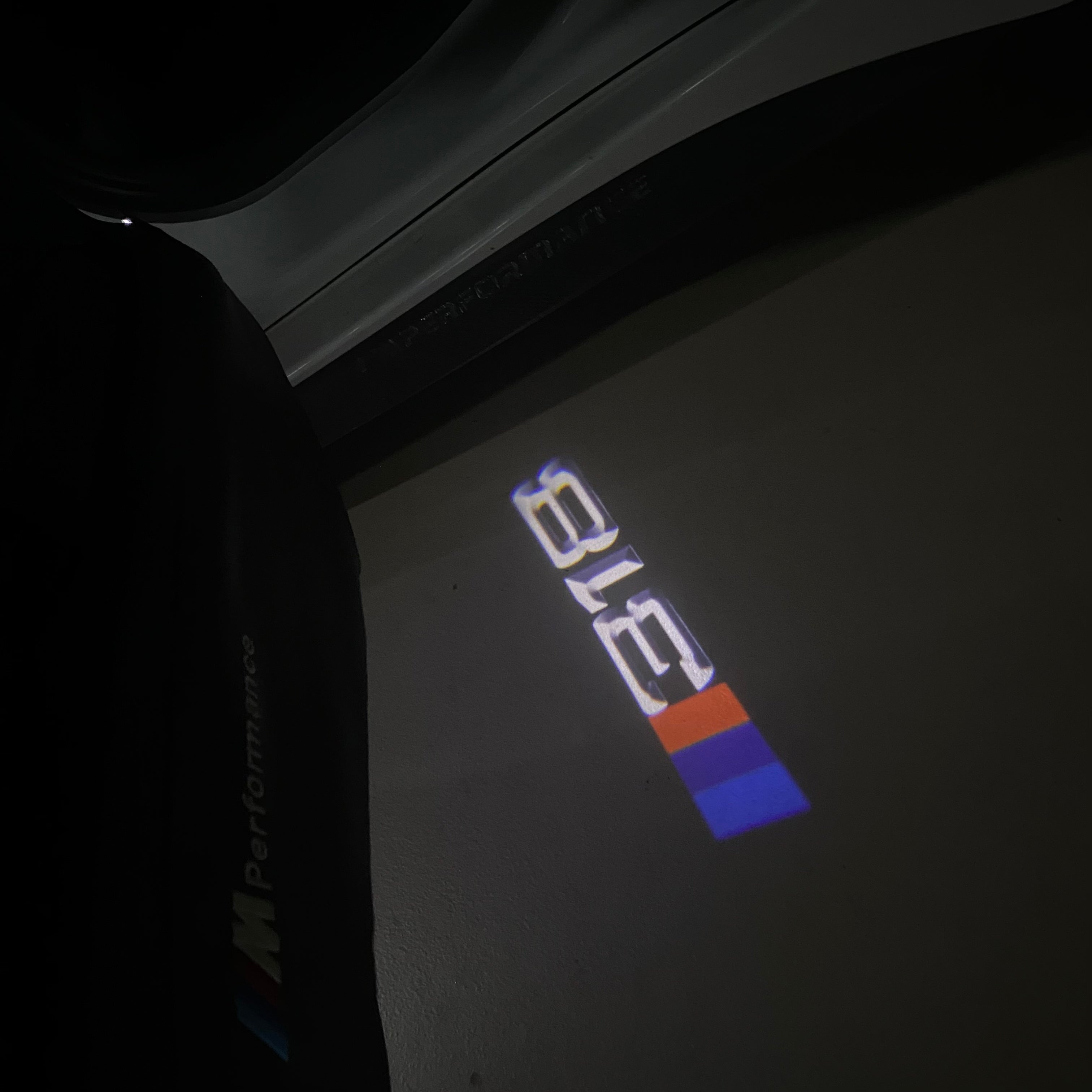 LUCES DE PROYECTOR DEL LOGOTIPO BMW M3 Nr.24 (cantidad 1 = 1 juegos / 2 luces de puerta)