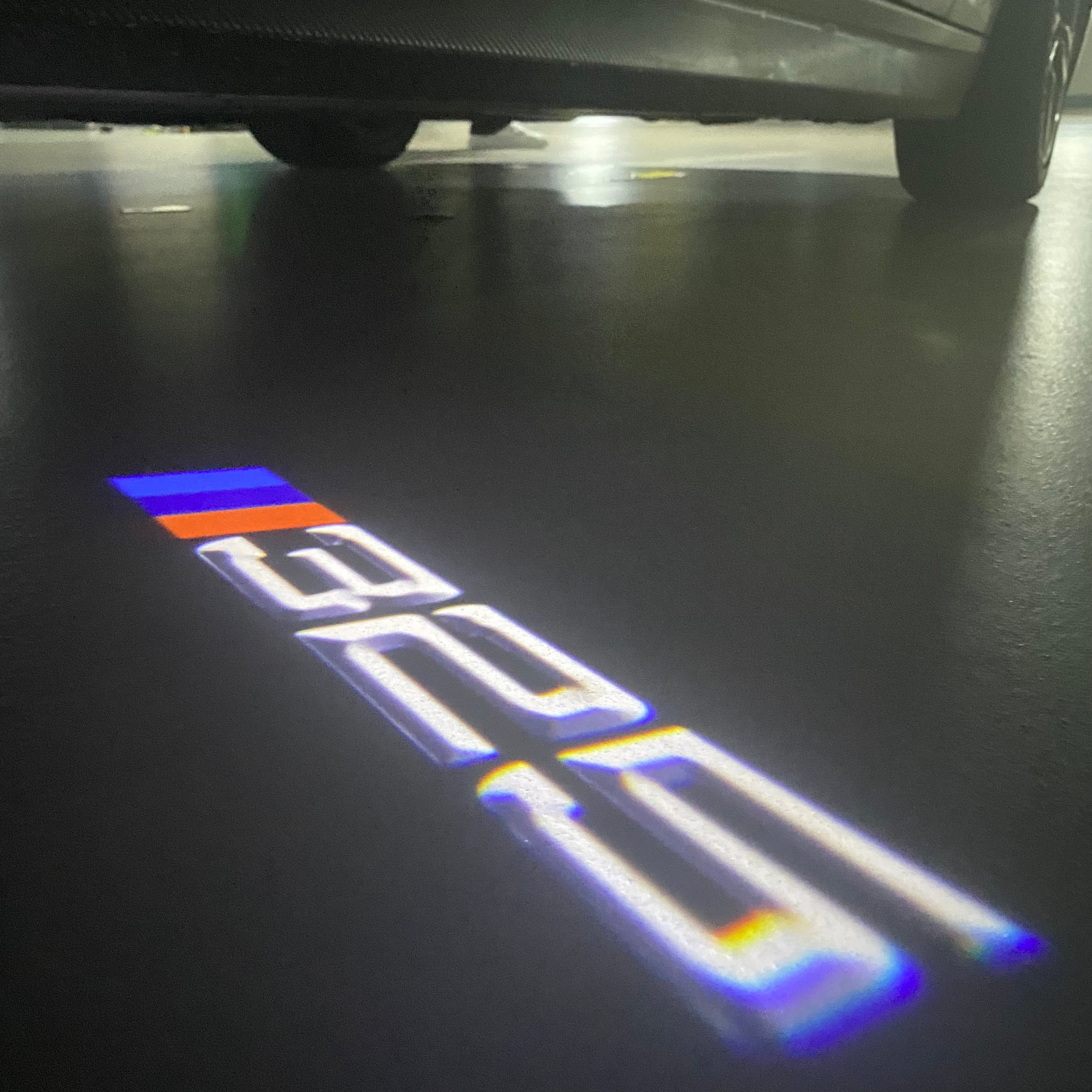 ÉCLAIRAGE DE PROJECTEUR BMW M3 LOGO Nr.24 (quantité 1 = 1 jeux / 2 feux de porte)