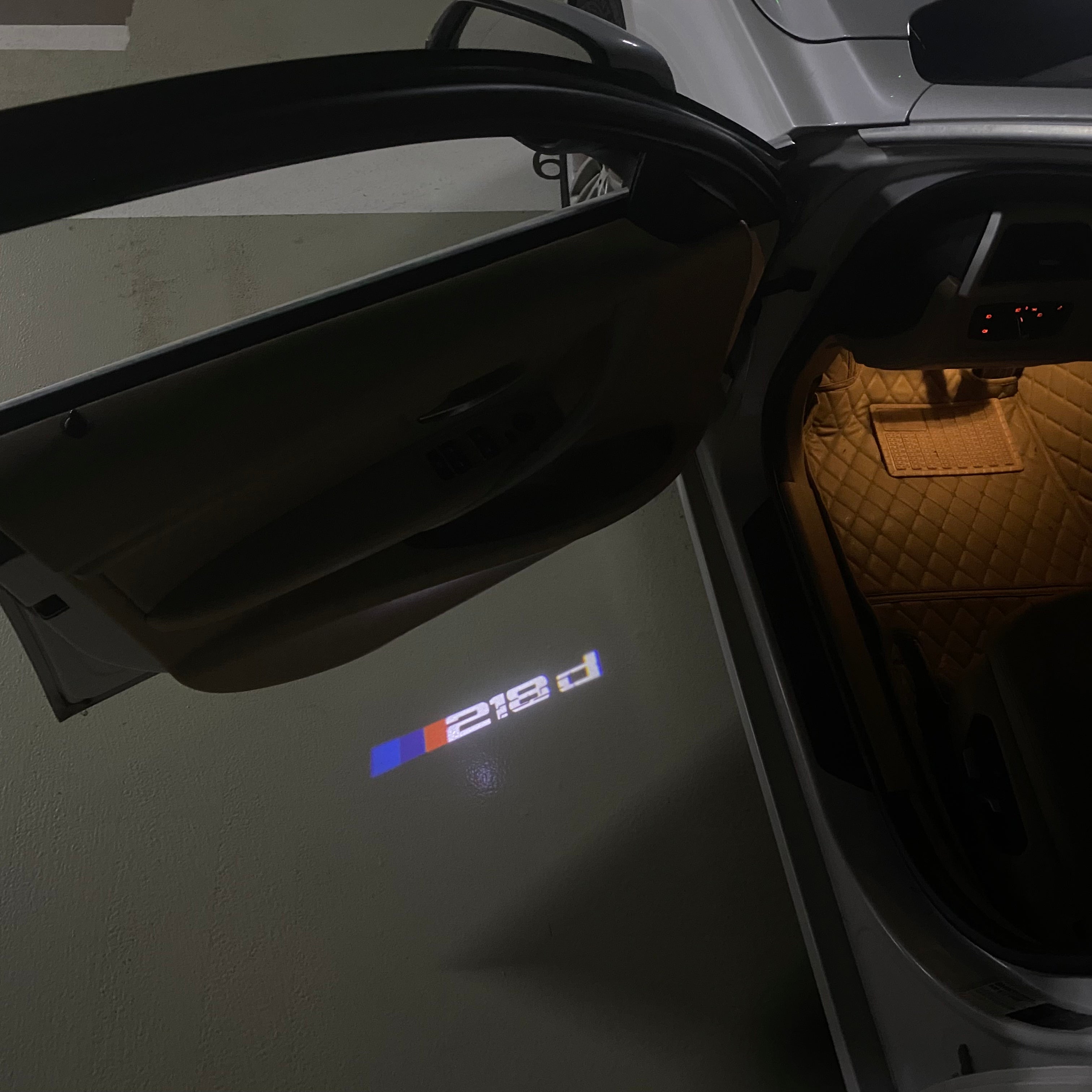 LUCES DE PROYECTOR DEL LOGOTIPO BMW M3 Nr.24 (cantidad 1 = 1 juegos / 2 luces de puerta)