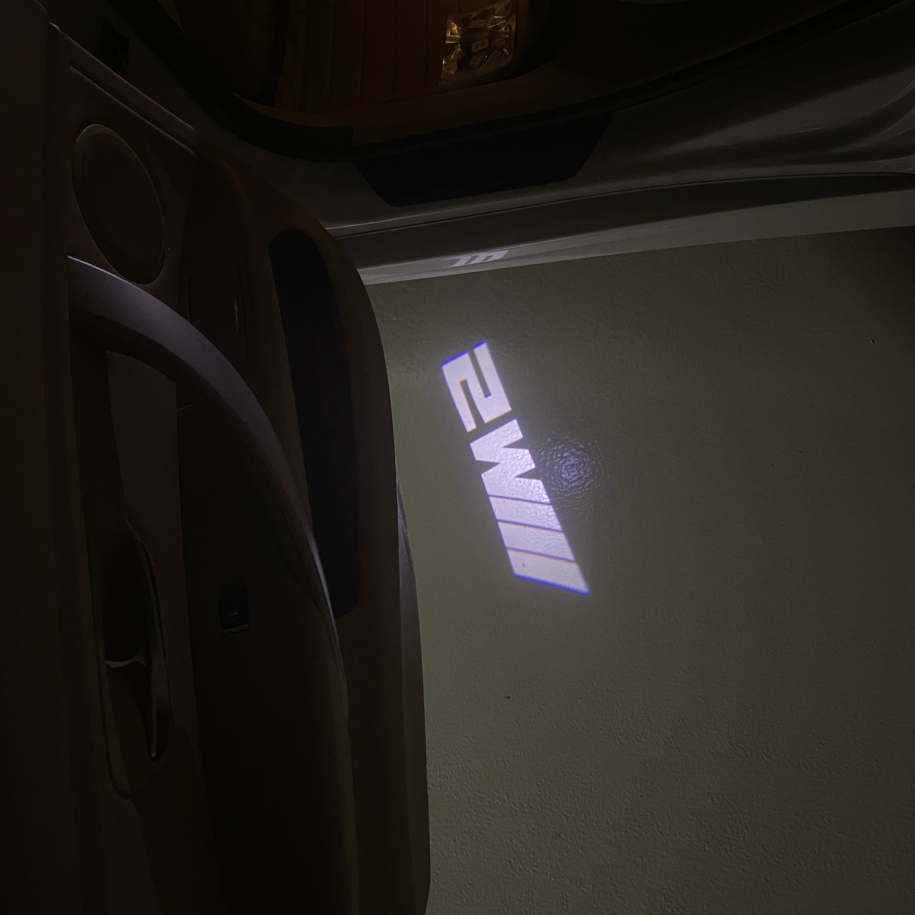 LUCES DE PROYECTOR DEL LOGOTIPO BMW M3 Nr.24 (cantidad 1 = 1 juegos / 2 luces de puerta)