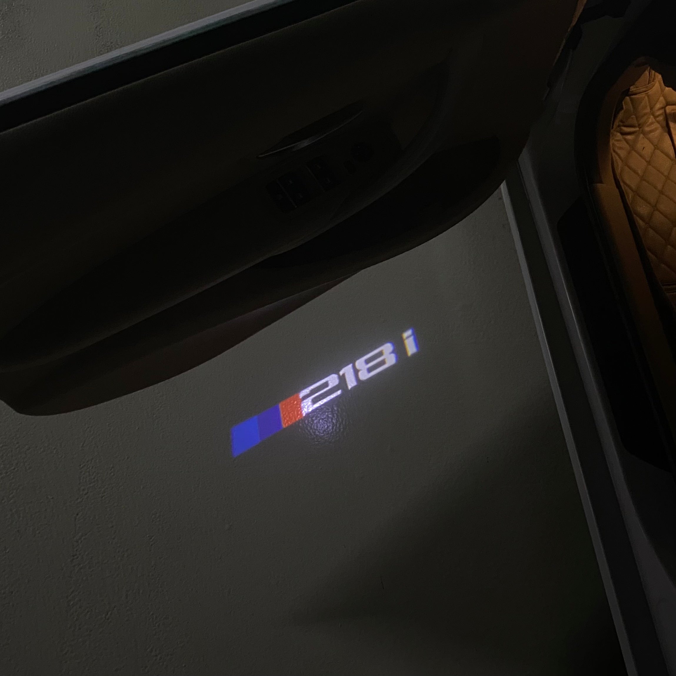 LUCES DE PROYECTOR DEL LOGOTIPO BMW M3 Nr.24 (cantidad 1 = 1 juegos / 2 luces de puerta)