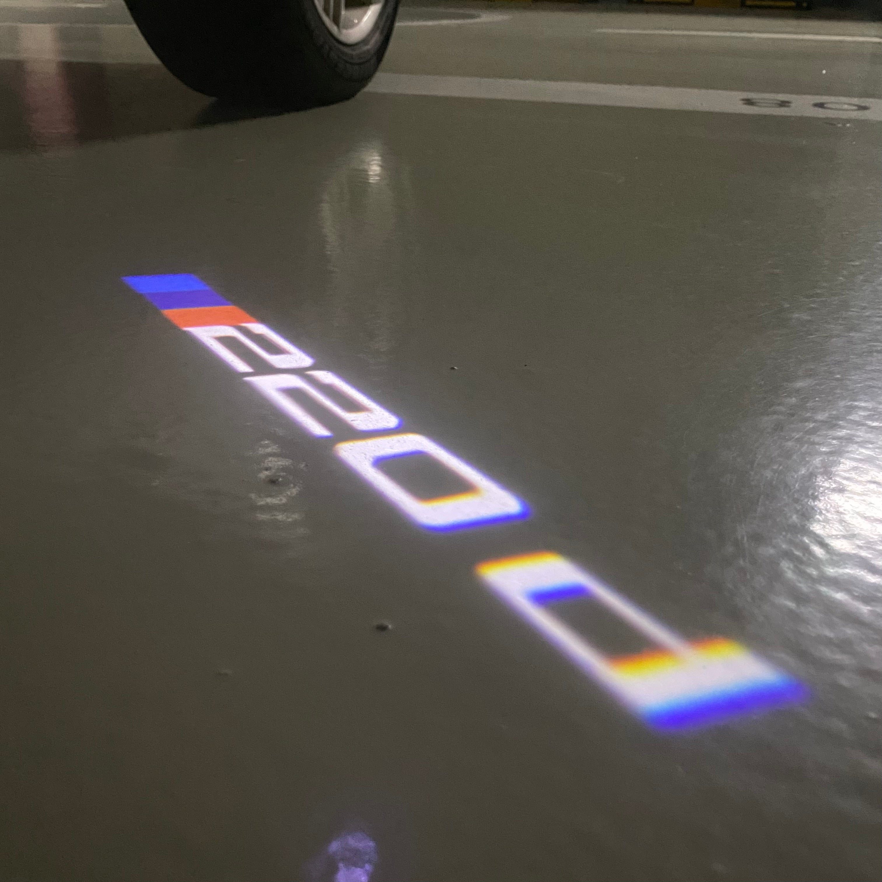 LUCES DE PROYECTOR DEL LOGOTIPO BMW M3 Nr.24 (cantidad 1 = 1 juegos / 2 luces de puerta)