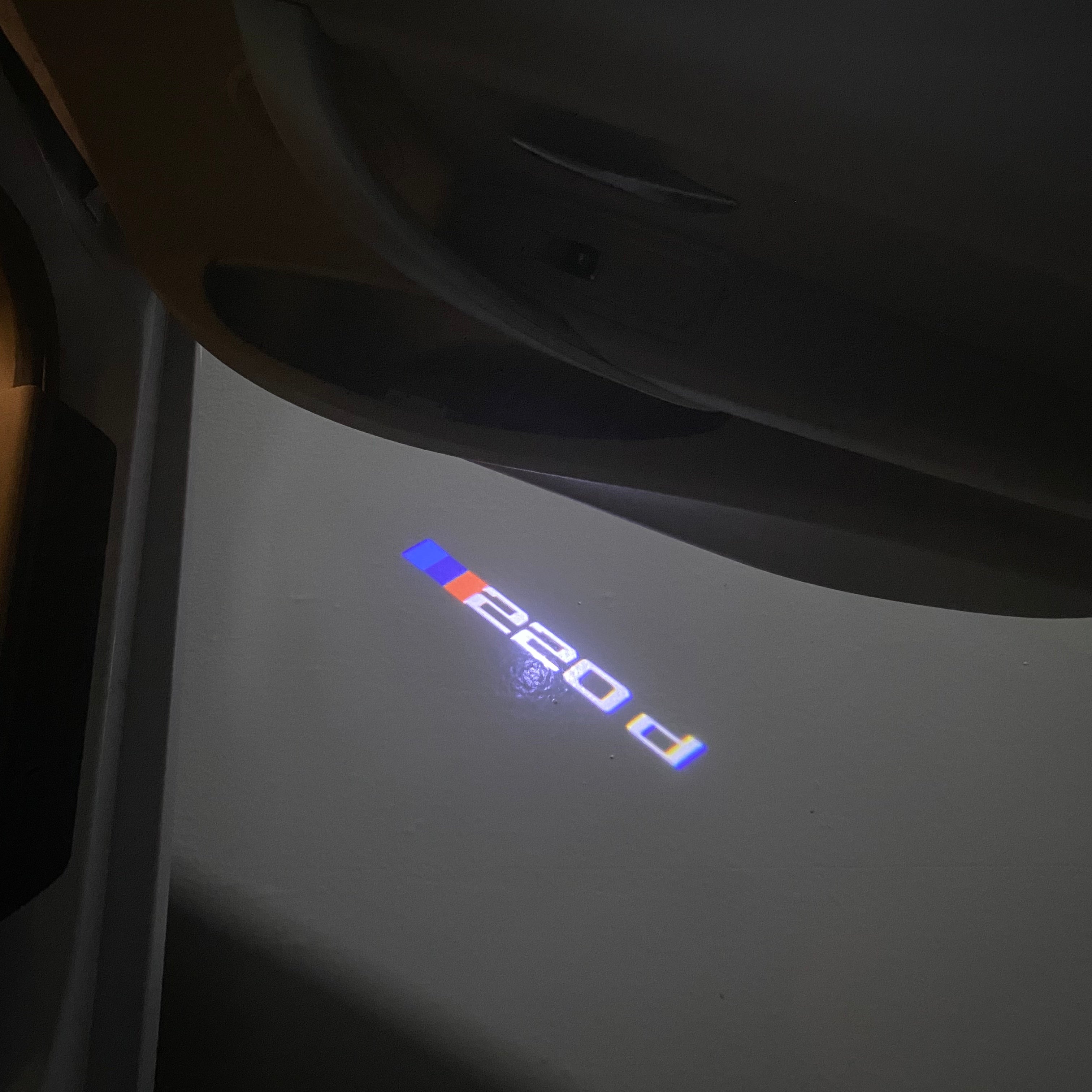 LUCES DE PROYECTOR DEL LOGOTIPO BMW M3 Nr.24 (cantidad 1 = 1 juegos / 2 luces de puerta)