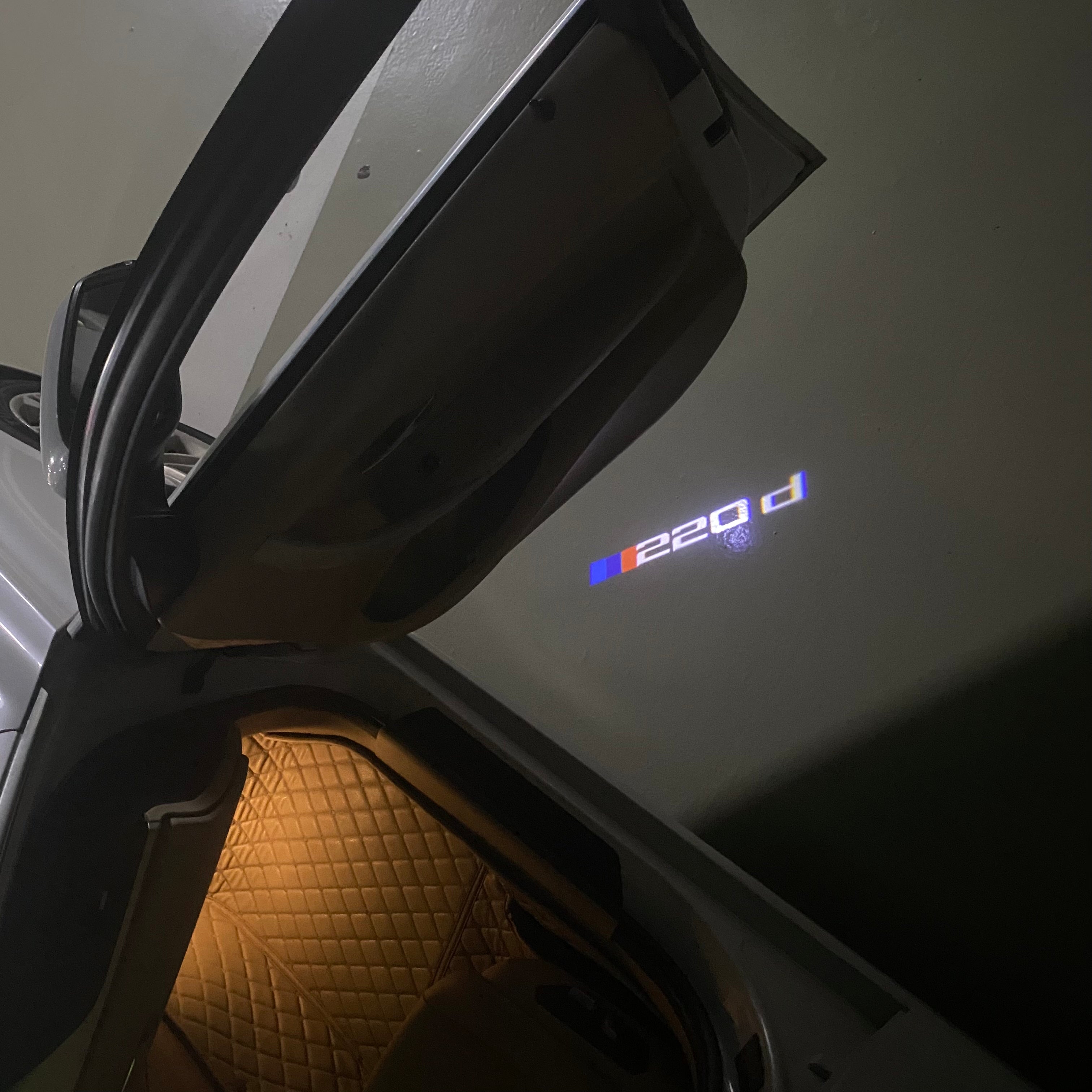 LUCES DE PROYECTOR DEL LOGOTIPO BMW M3 Nr.24 (cantidad 1 = 1 juegos / 2 luces de puerta)