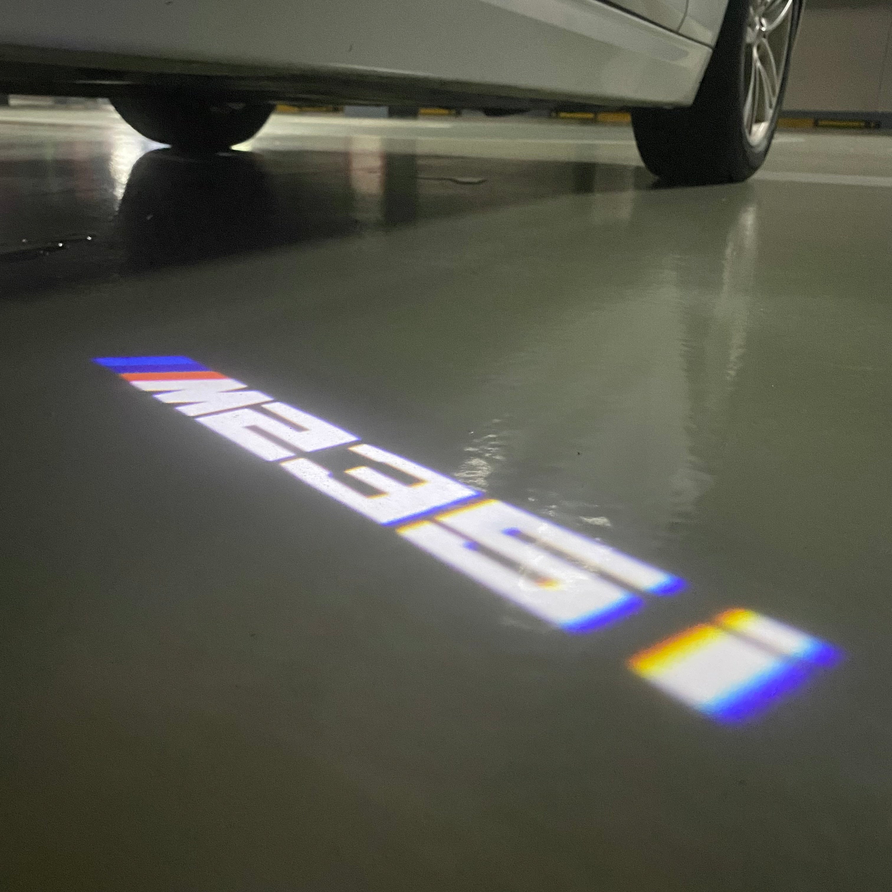 LUCES DE PROYECTOR DEL LOGOTIPO BMW M3 Nr.24 (cantidad 1 = 1 juegos / 2 luces de puerta)