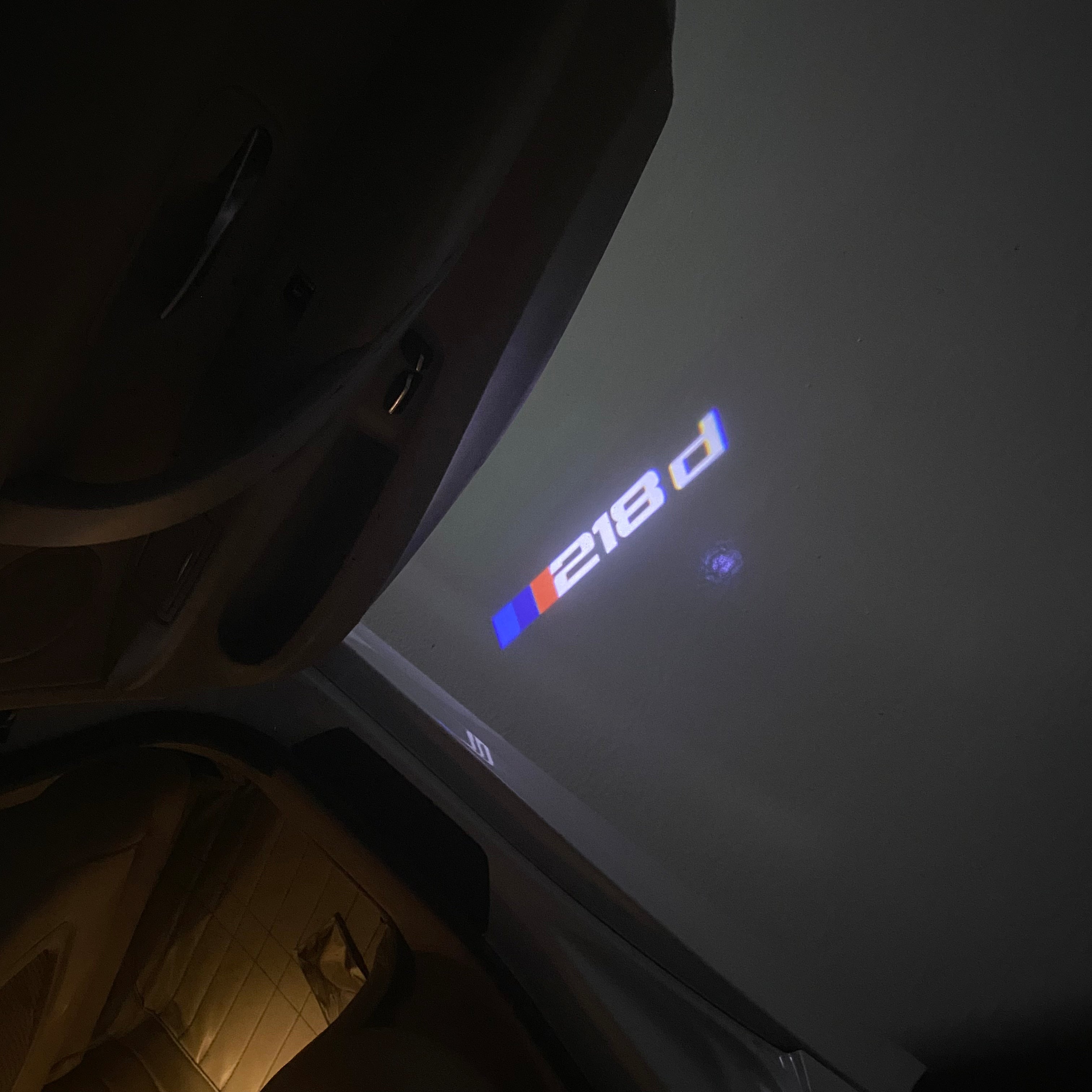 LUCES DE PROYECTOR DEL LOGOTIPO BMW M3 Nr.24 (cantidad 1 = 1 juegos / 2 luces de puerta)