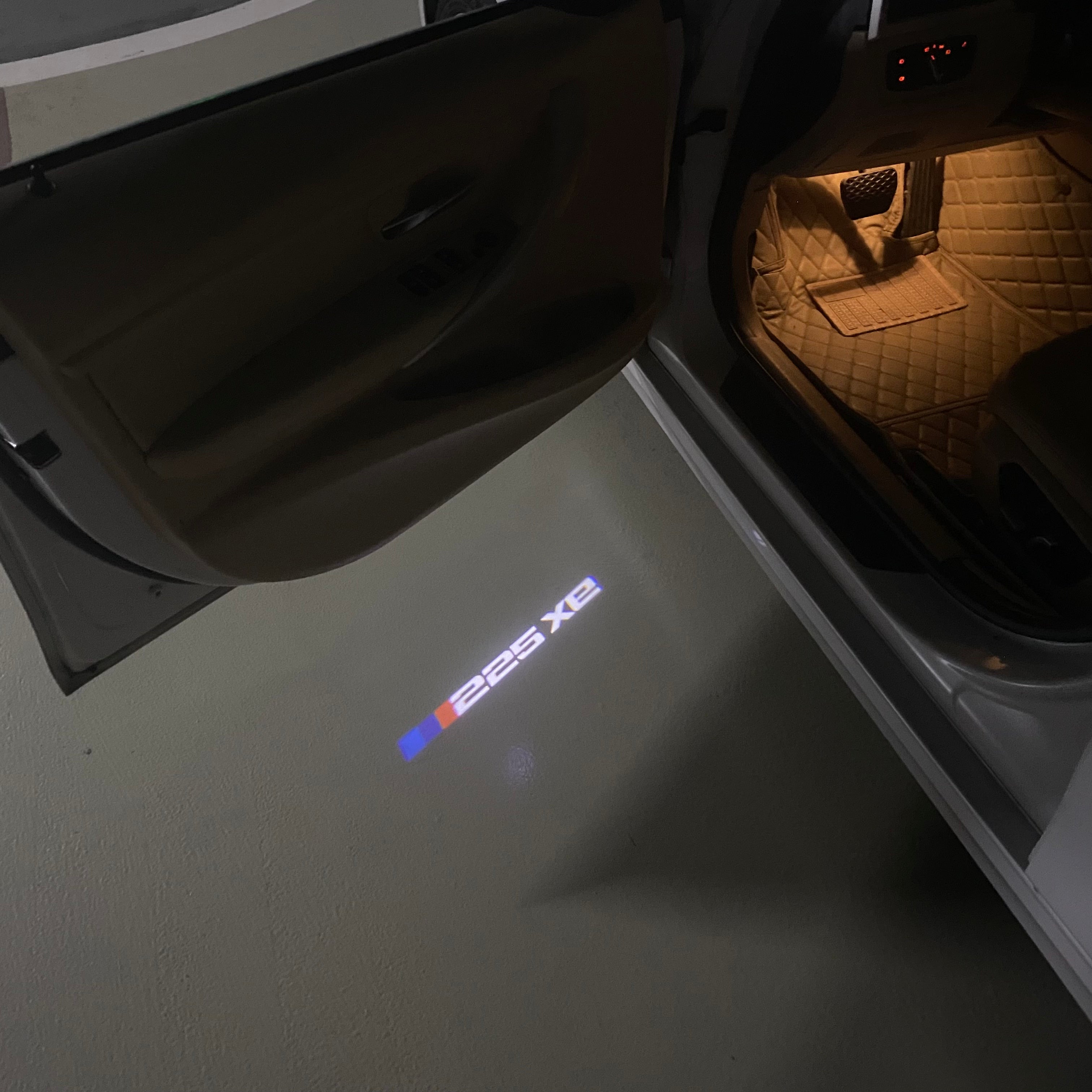 LUCES DE PROYECTOR DEL LOGOTIPO BMW M3 Nr.24 (cantidad 1 = 1 juegos / 2 luces de puerta)