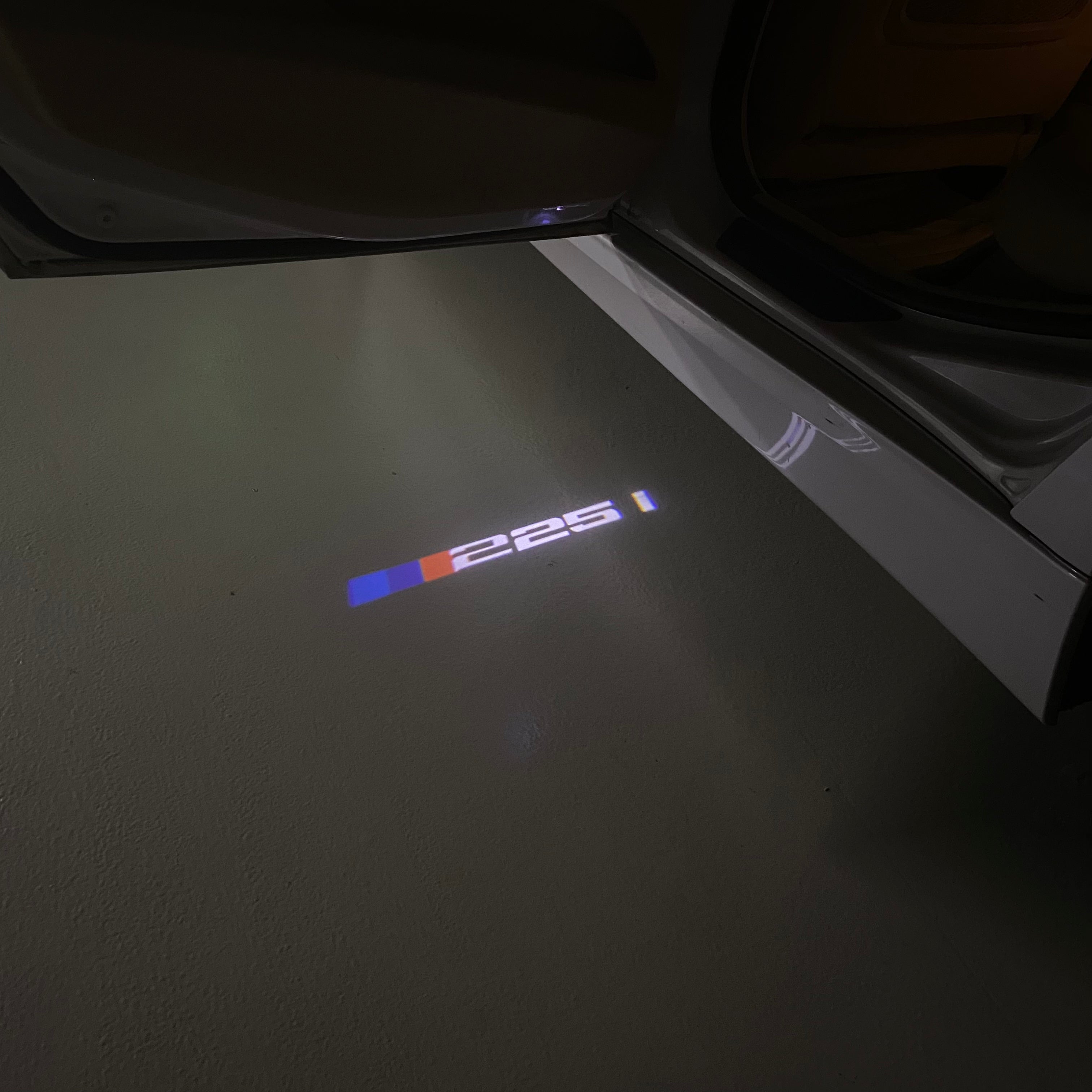 LUCES DE PROYECTOR DEL LOGOTIPO BMW M3 Nr.24 (cantidad 1 = 1 juegos / 2 luces de puerta)