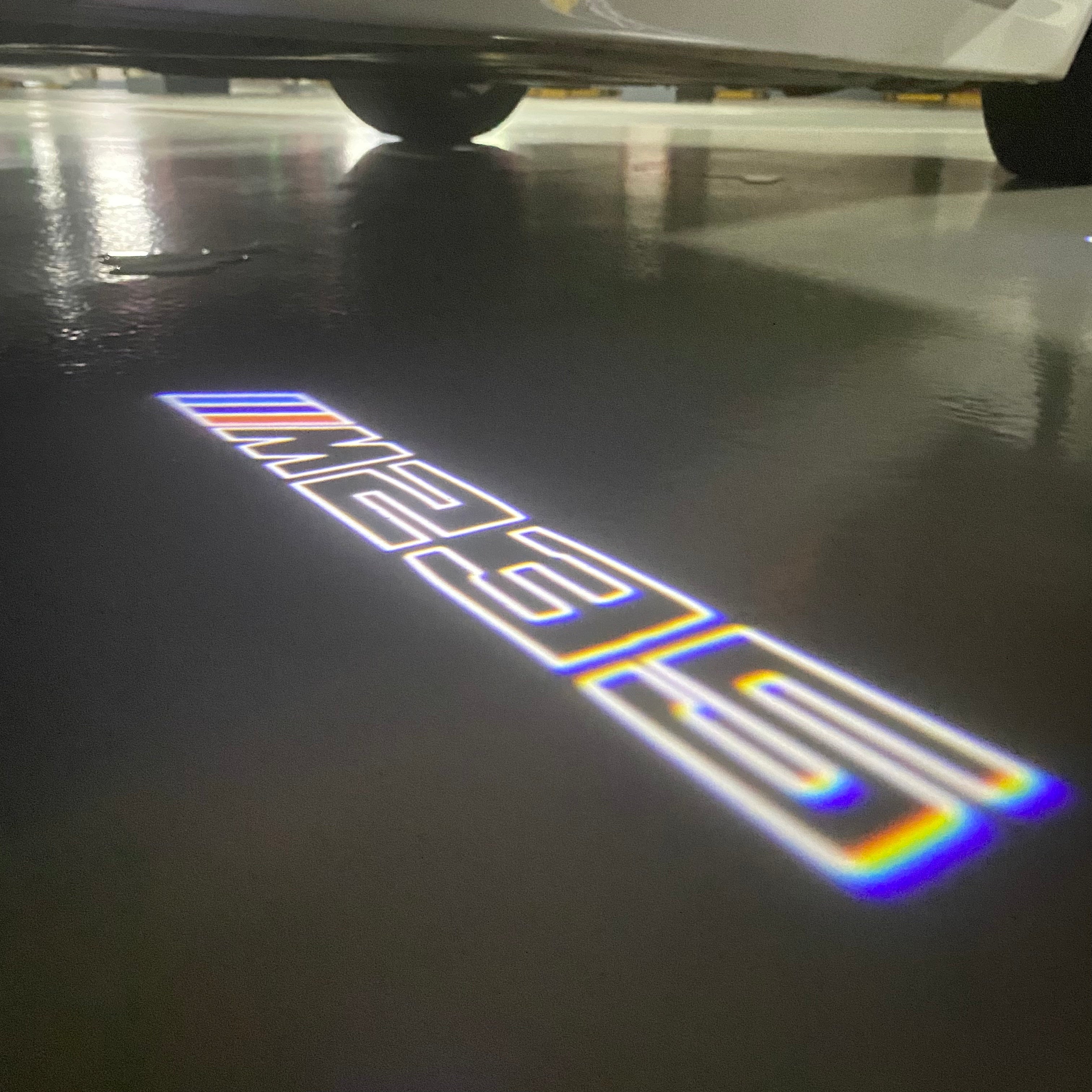 LUCES DE PROYECTOR DEL LOGOTIPO BMW M3 Nr.24 (cantidad 1 = 1 juegos / 2 luces de puerta)