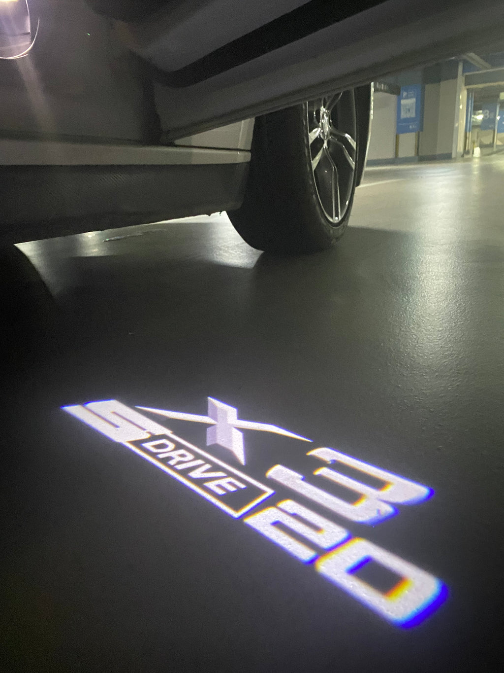 ÉCLAIRAGE DE PROJECTEUR BMW M3 LOGO Nr.24 (quantité 1 = 1 jeux / 2 feux de porte)