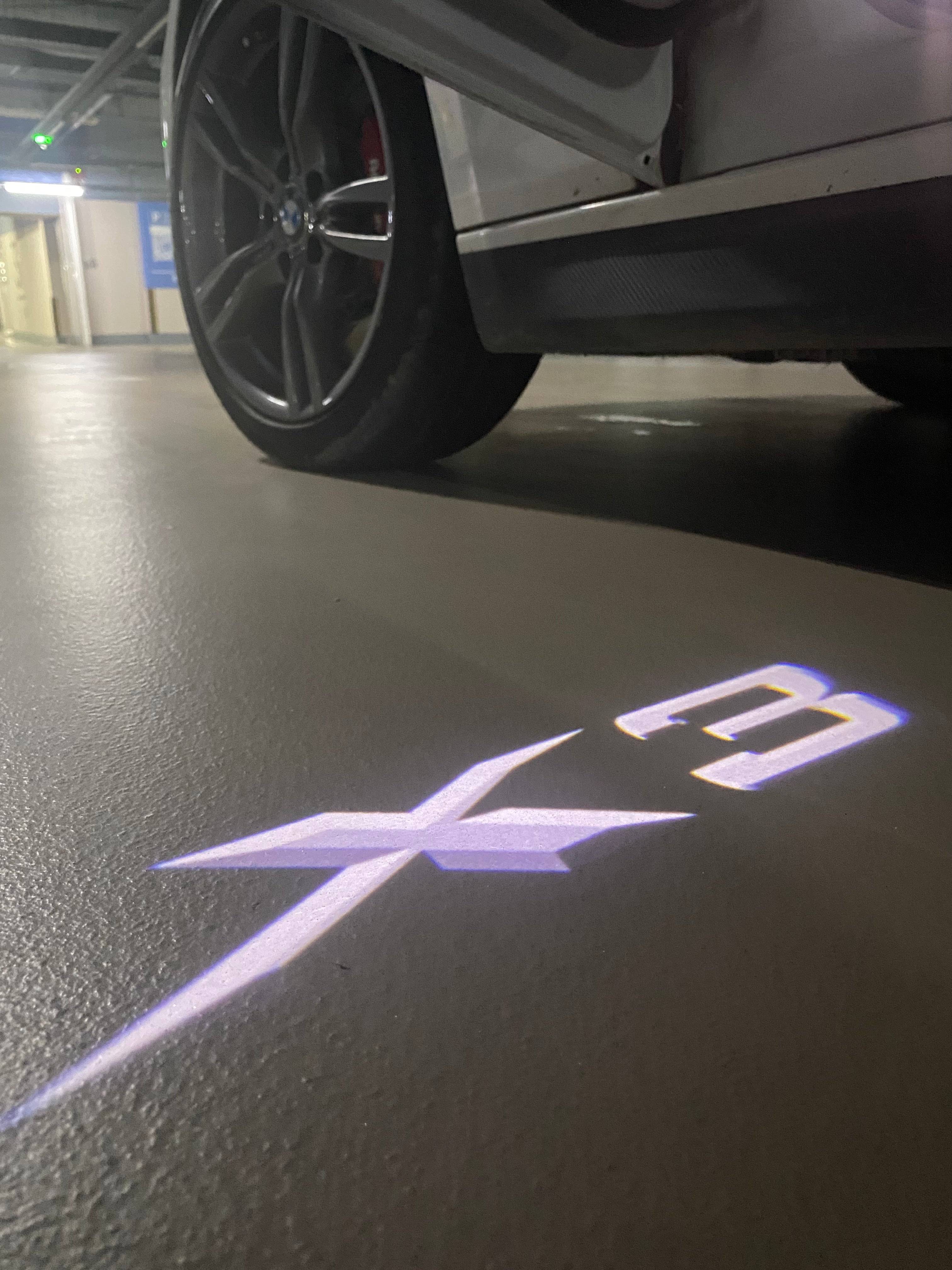 LUCES DE PROYECTOR DEL LOGOTIPO BMW M3 Nr.24 (cantidad 1 = 1 juegos / 2 luces de puerta)
