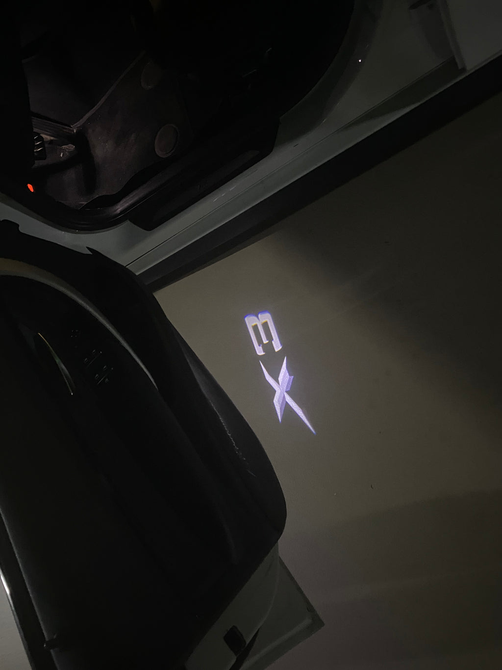ÉCLAIRAGE DE PROJECTEUR BMW M3 LOGO Nr.24 (quantité 1 = 1 jeux / 2 feux de porte)