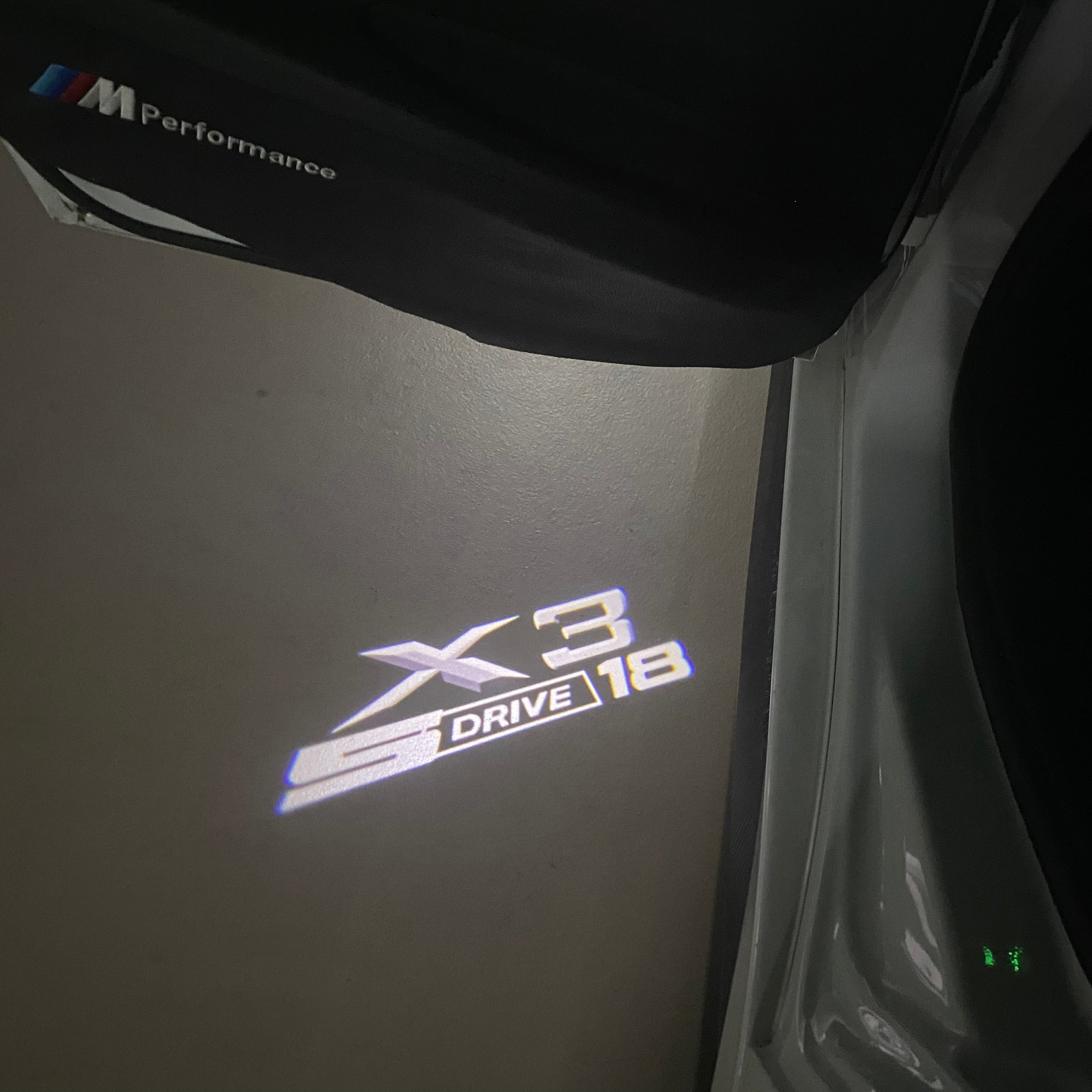 LUCES DE PROYECTOR DEL LOGOTIPO BMW M3 Nr.24 (cantidad 1 = 1 juegos / 2 luces de puerta)